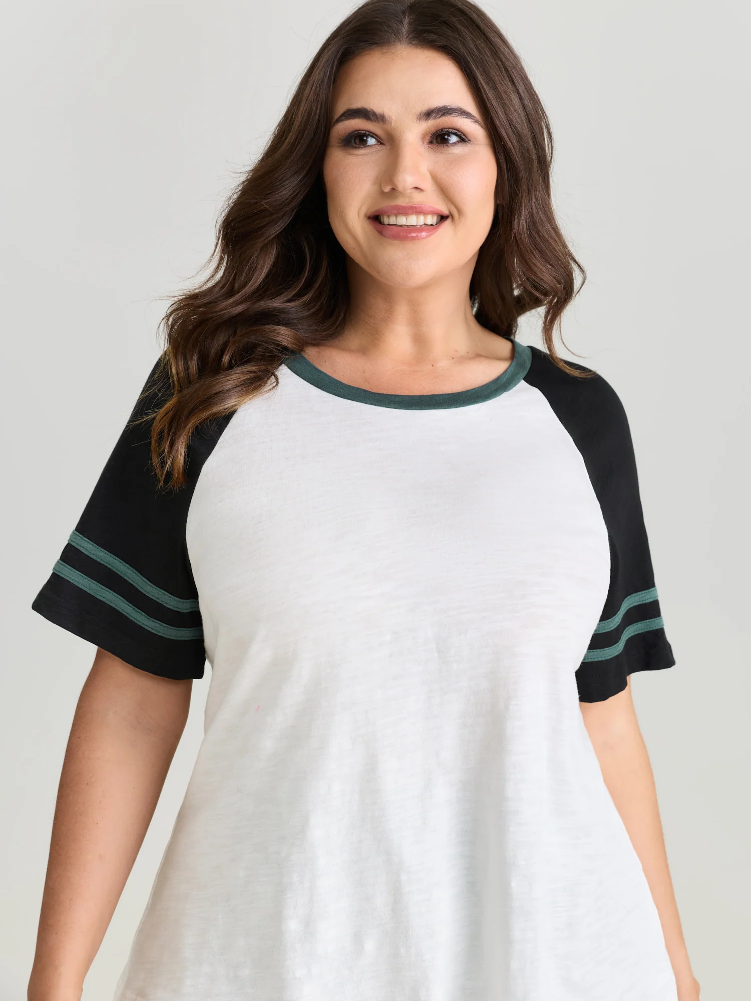 Cotton Stretchy Raglan Color Contrast Sleeve T-Shirt - Image 2