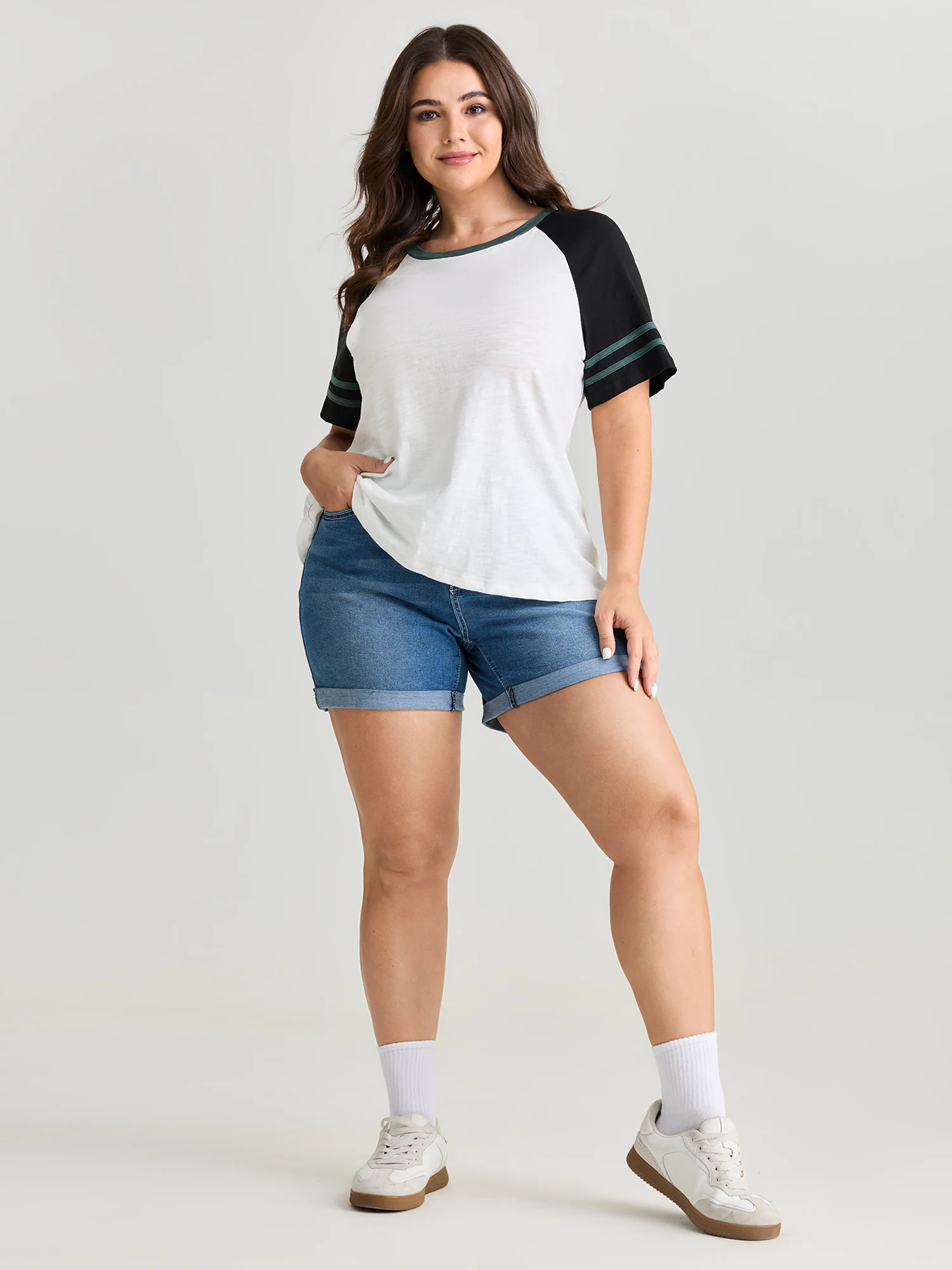 Cotton Stretchy Raglan Color Contrast Sleeve T-Shirt - Image 3
