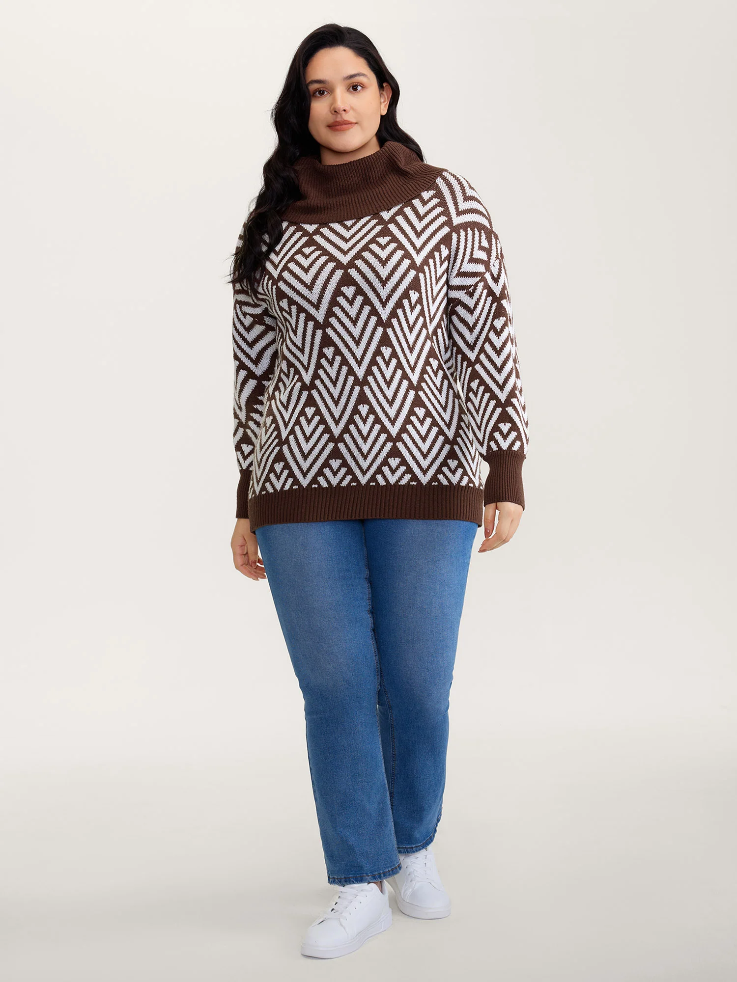 Cowl Neckline Geometric Print Pullover - Image 3