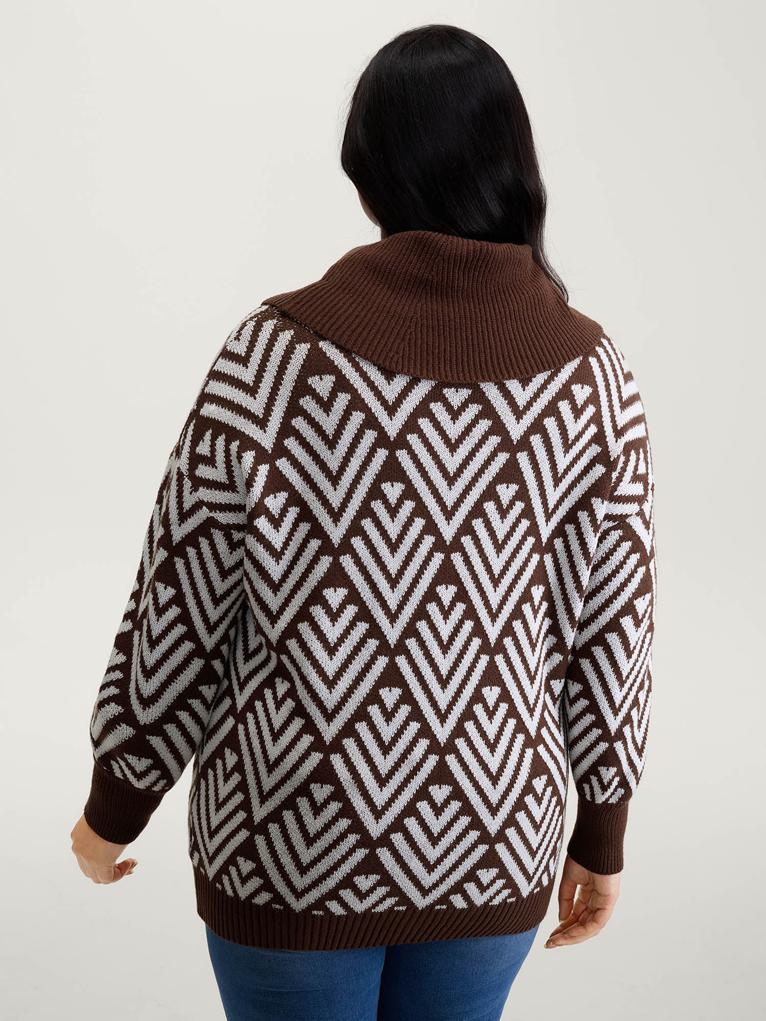 Cowl Neckline Geometric Print Pullover - Image 4