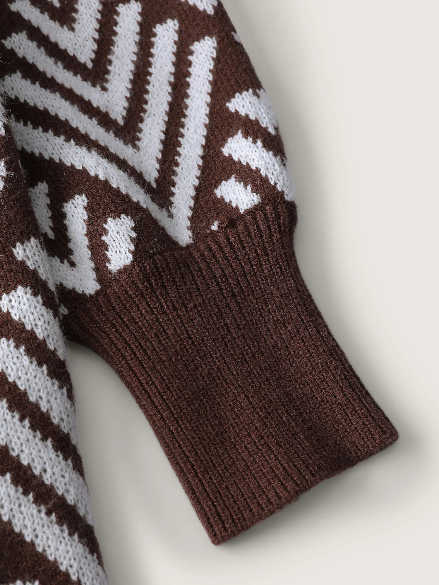 Cowl Neckline Geometric Print Pullover - Image 5