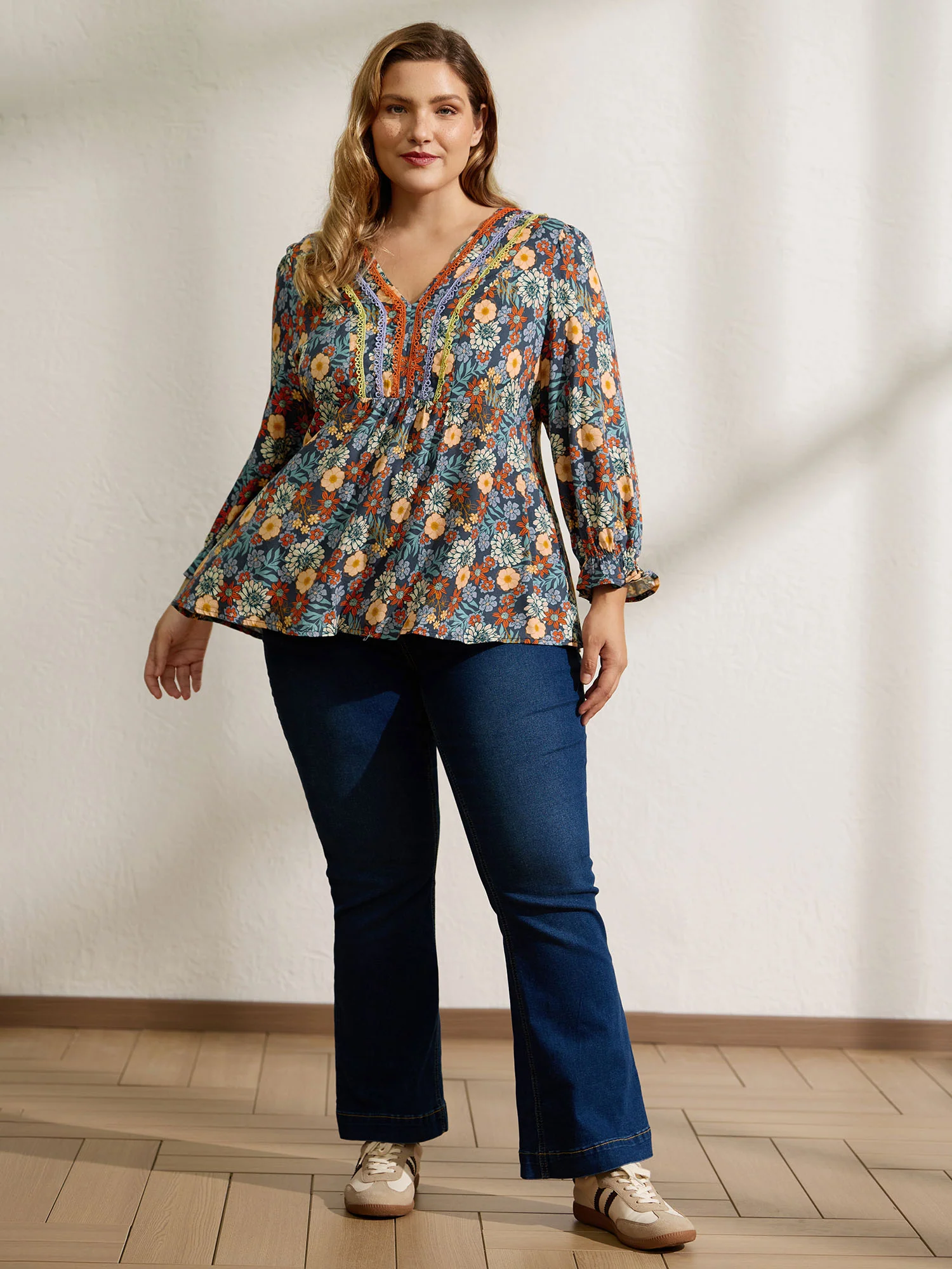 Cozy Floral Print Lace Trim Blouse - Image 3