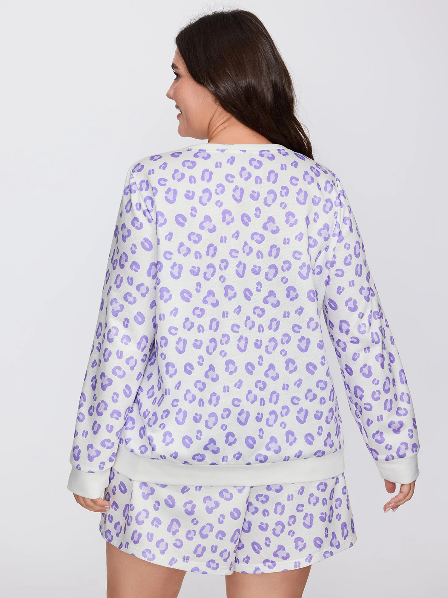 Cozy Leopard Print Contrast Loungewear Set - Image 4