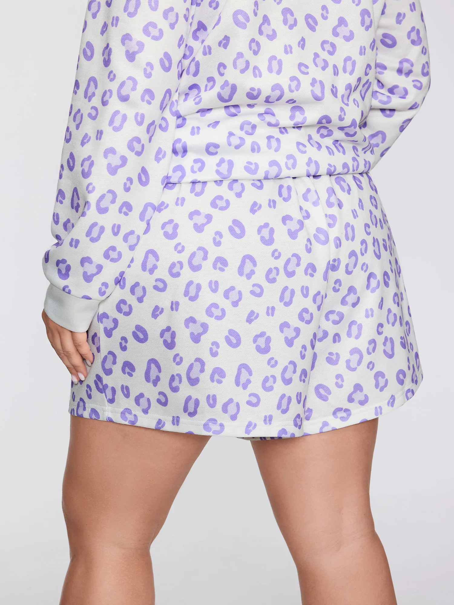 Cozy Leopard Print Contrast Loungewear Set - Image 7