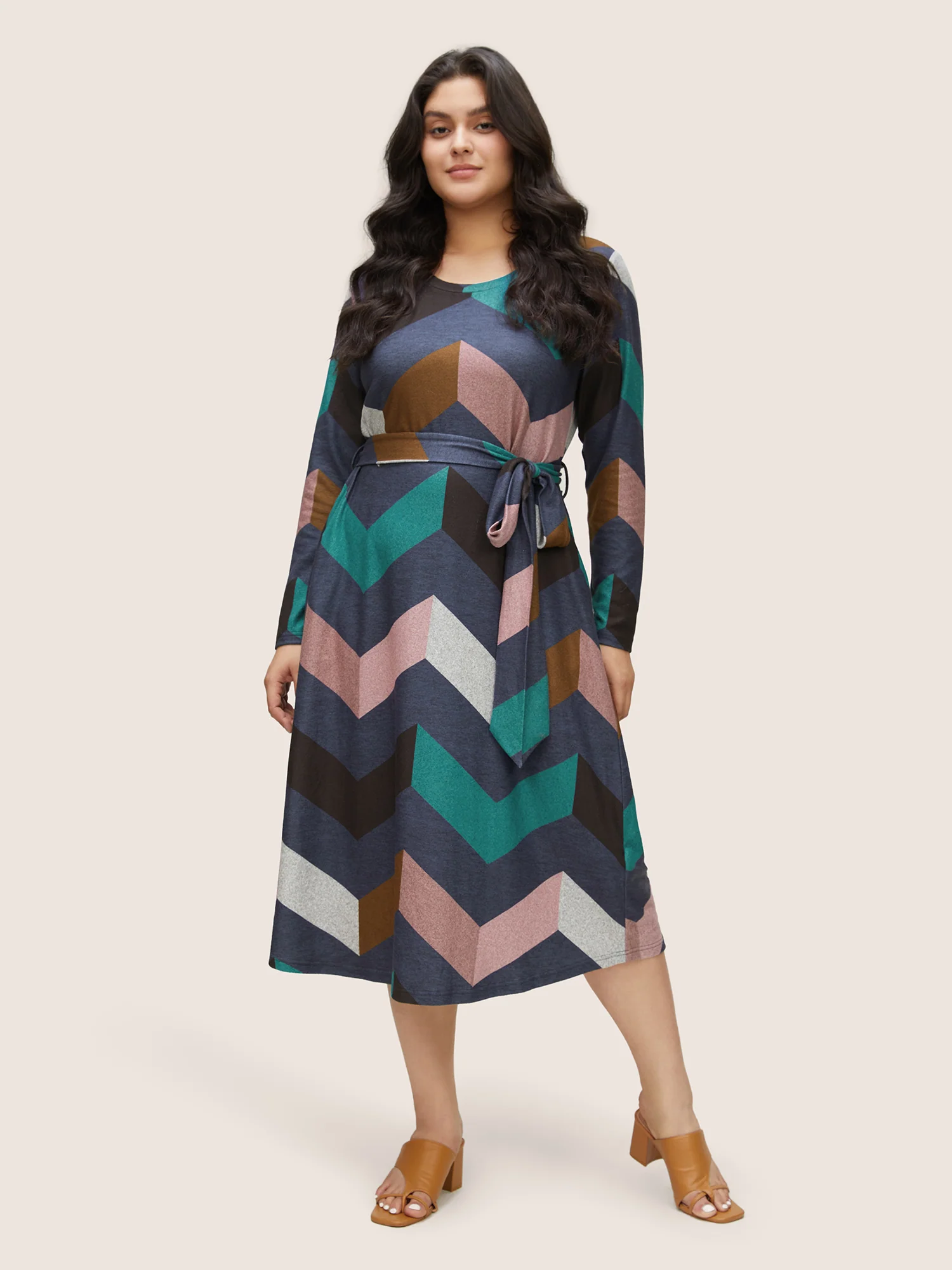 Crew Neck Contrast Colorblock Belted Dress - Image 2