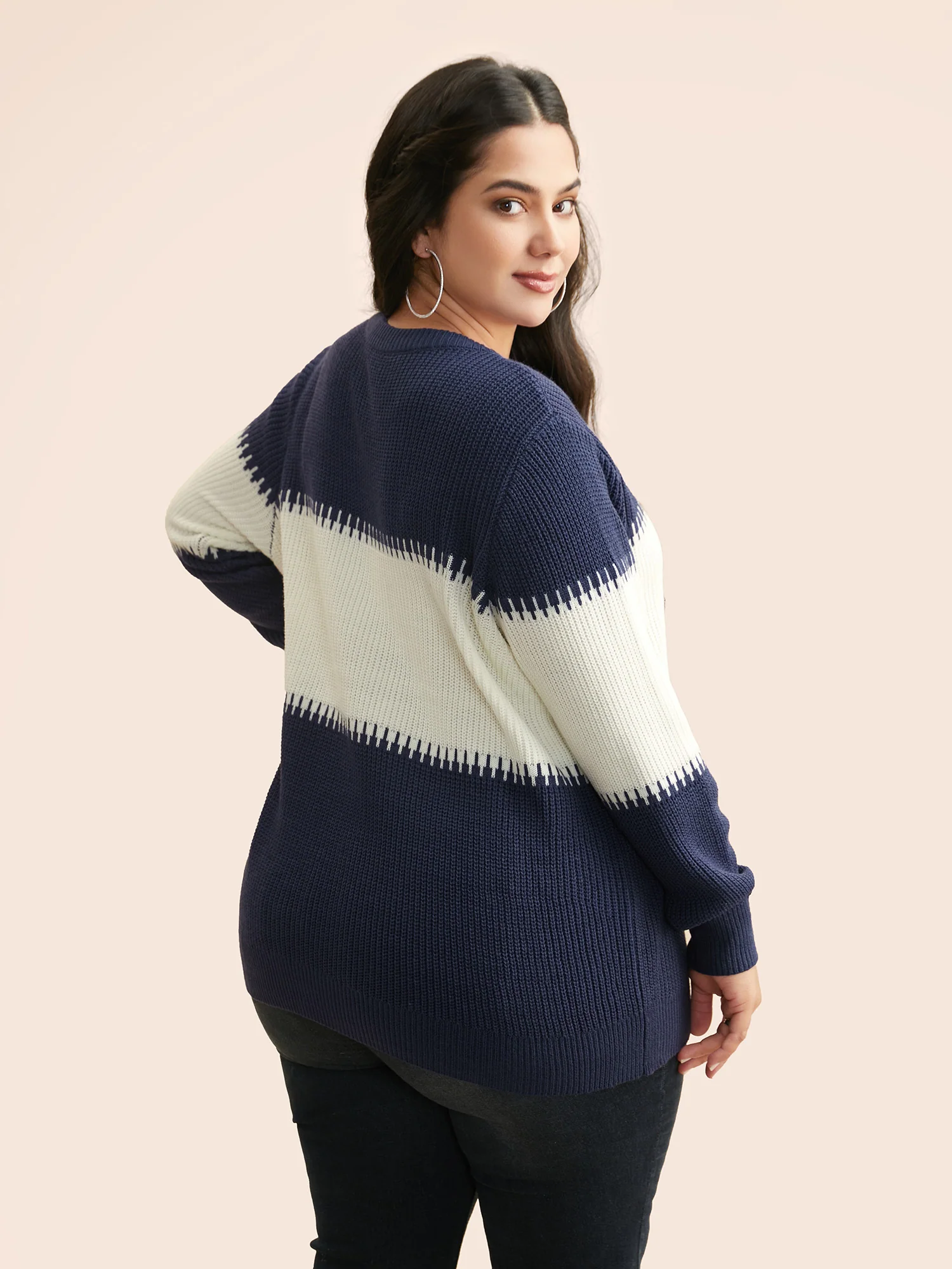 Crew Neck Contrast Patchwork Pullover - Image 2