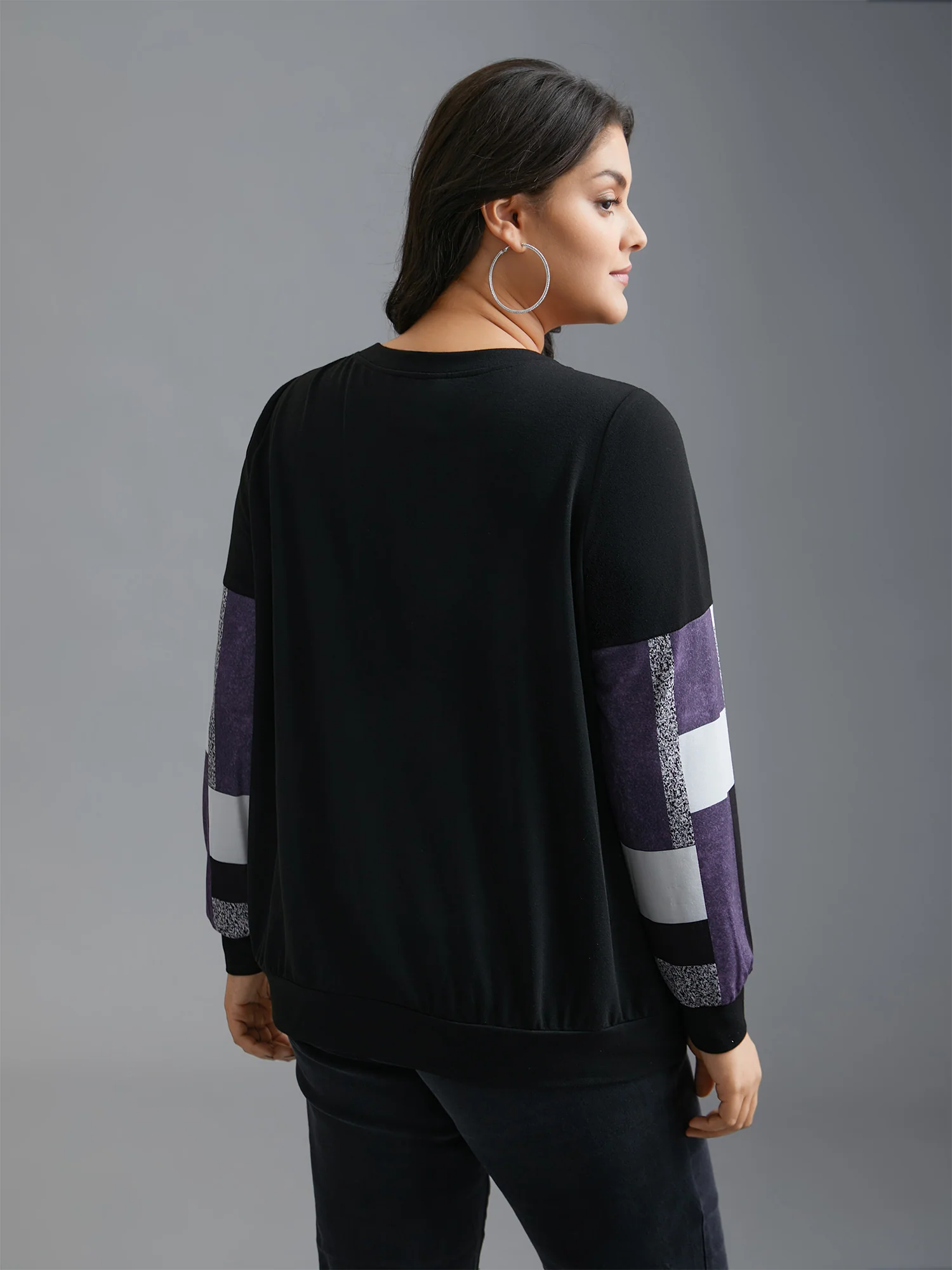 Crew Neck Geometric Patchwork Sweatshirt - Image 2