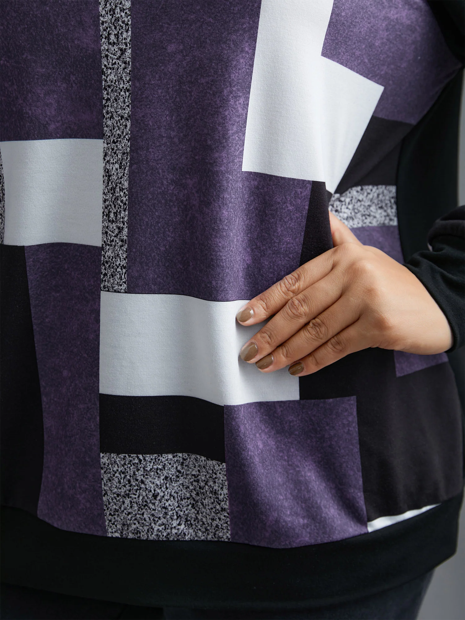 Crew Neck Geometric Patchwork Sweatshirt - Image 5