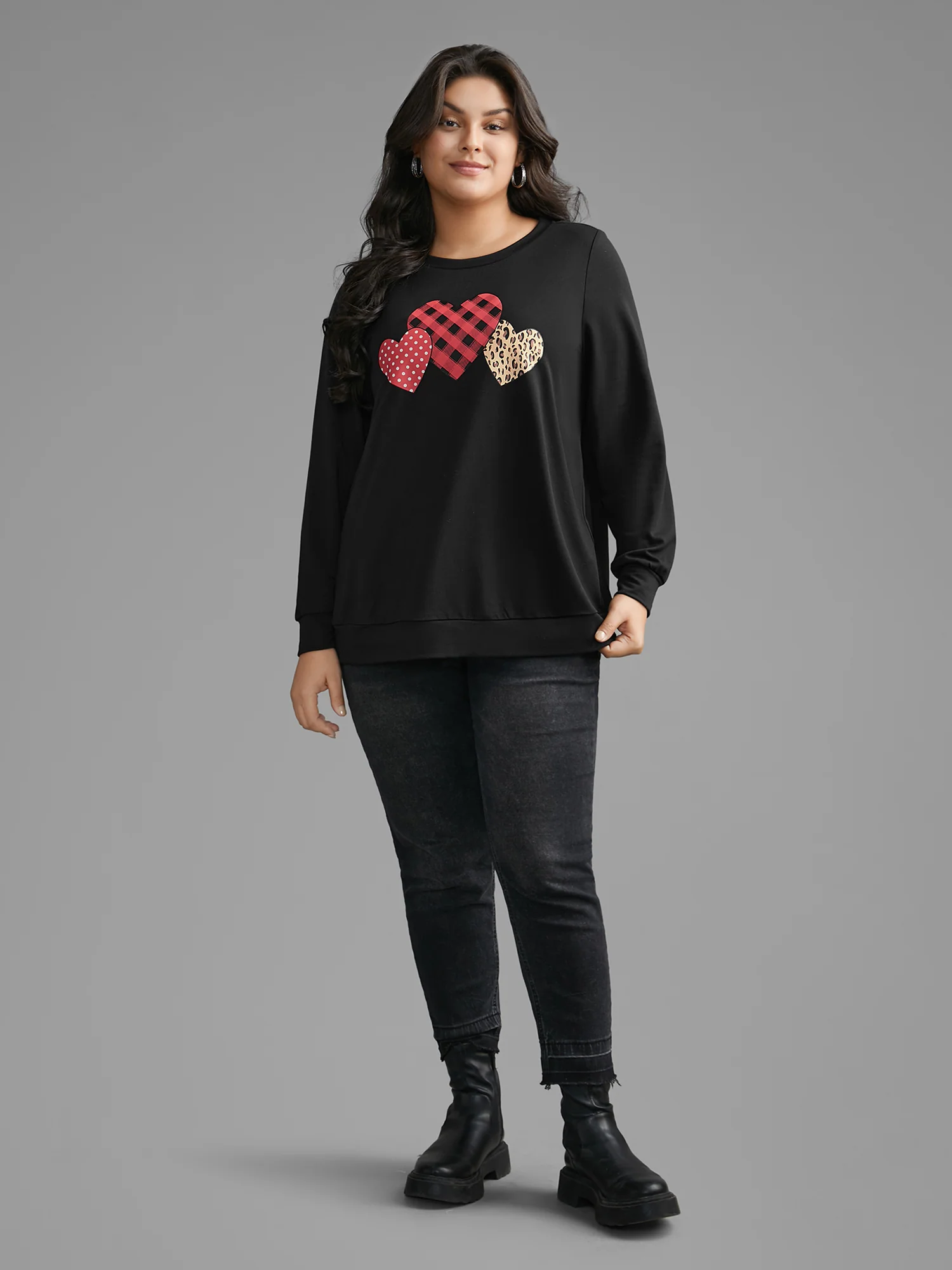 Crew Neck Heart Print Sweatshirt - Image 3