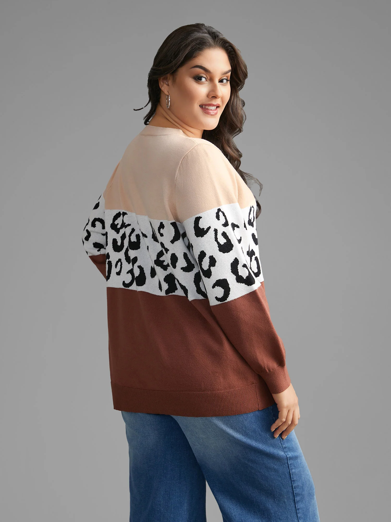 Crew Neck Leopard Print Contrast Pullover - Image 2