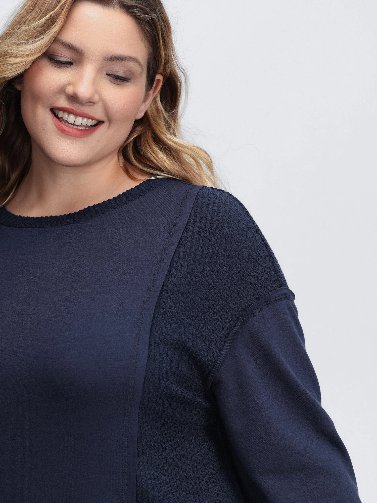 Crew Neck Textured Patchwork Sweatshirt - Image 2