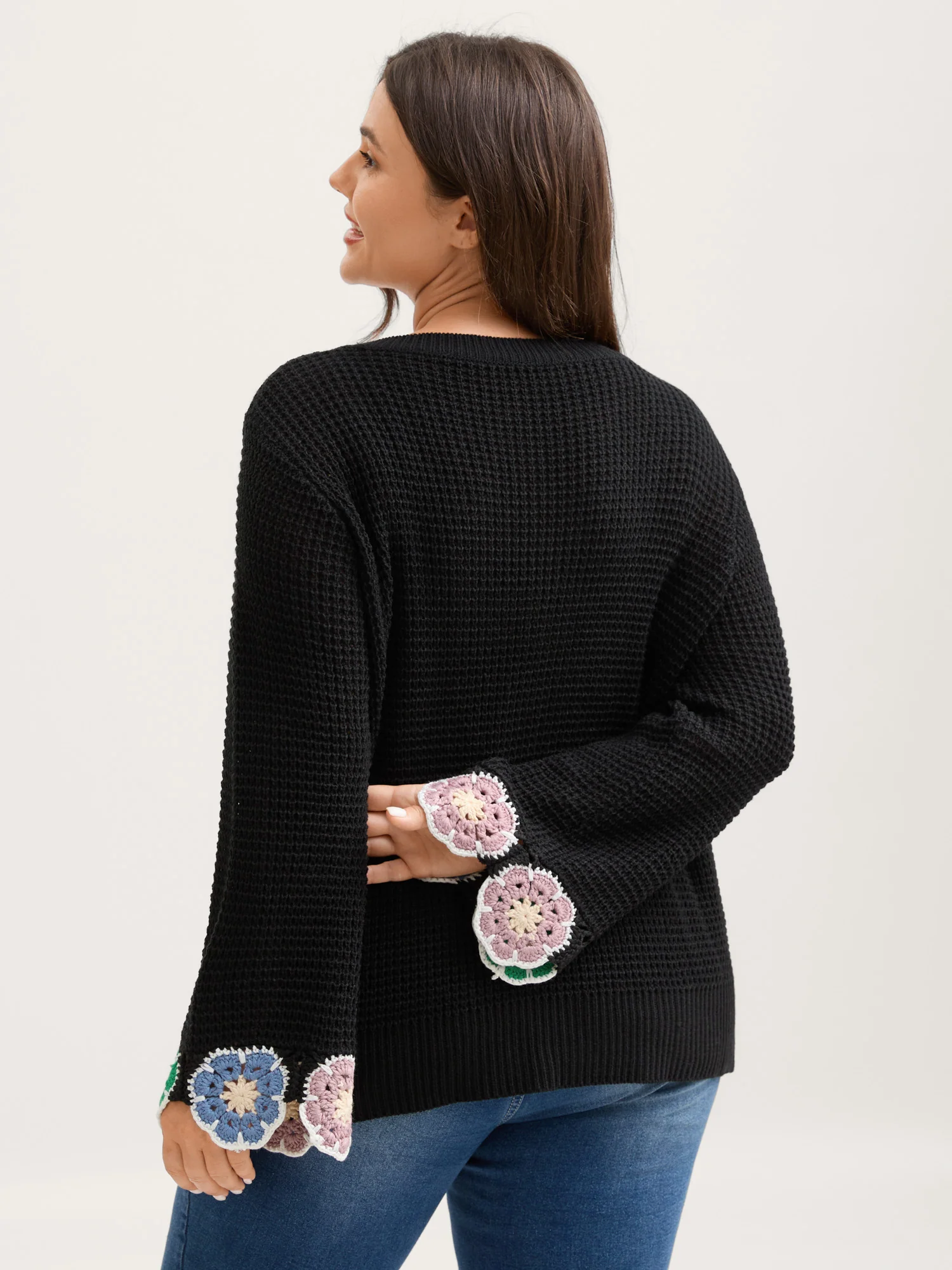 Crochet Floral Hem V-Neck Pullover - Image 4