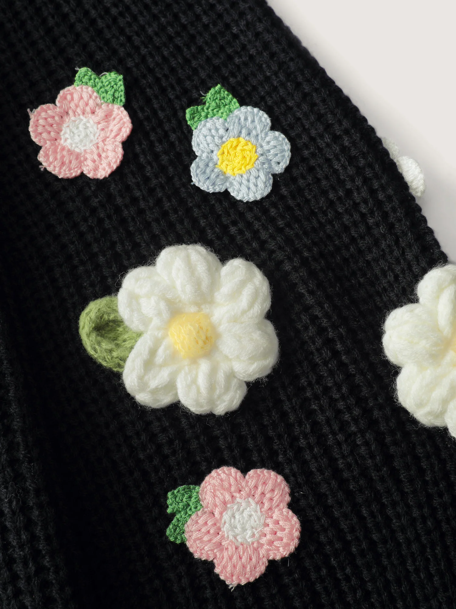 Crochet Floral Pattern V-Neck Pullover - Image 5