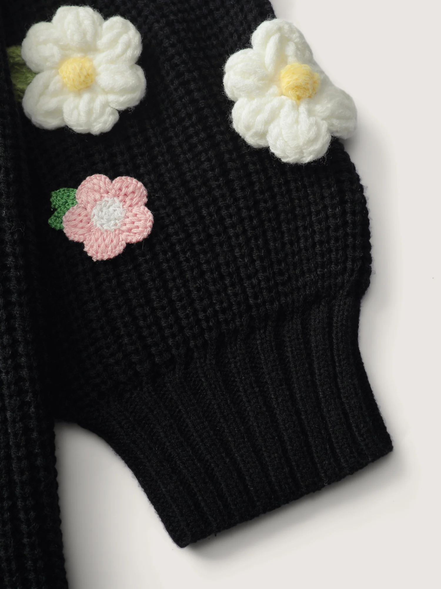 Crochet Floral Pattern V-Neck Pullover - Image 6
