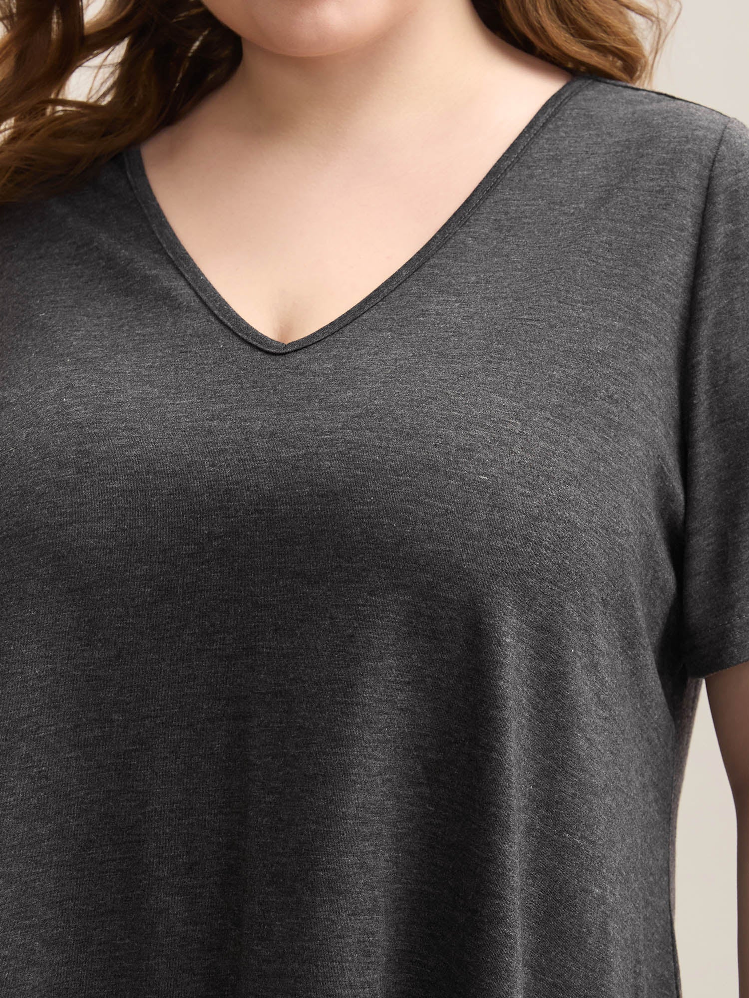 Curved Hem V-Neck Plain Knit Top - Image 2