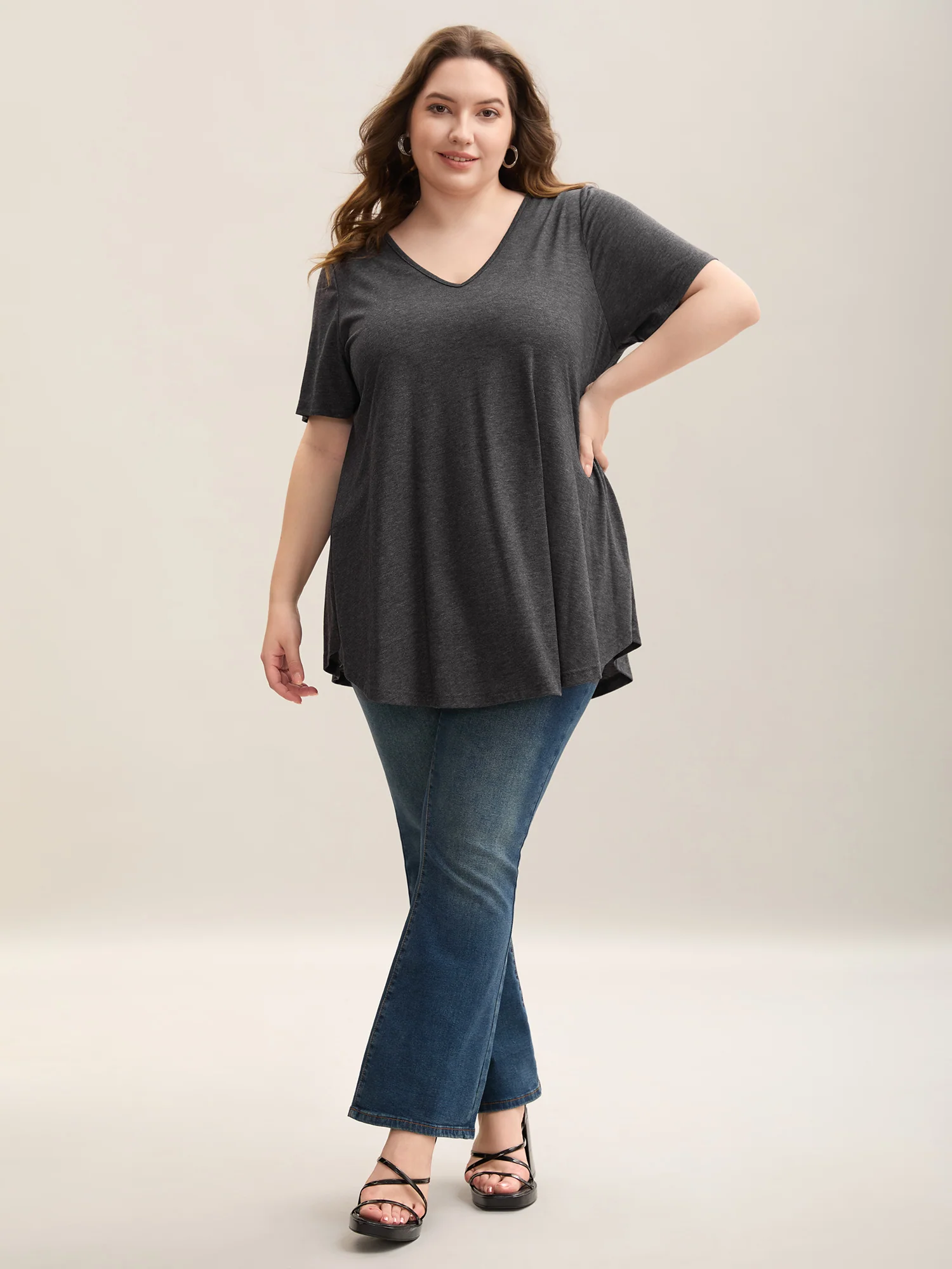 Curved Hem V-Neck Plain Knit Top - Image 3