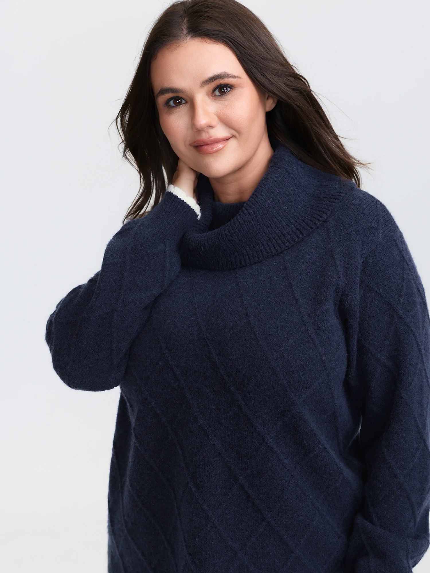 Curvy Contrast Hem Textured Turtleneck Pullover - Image 4