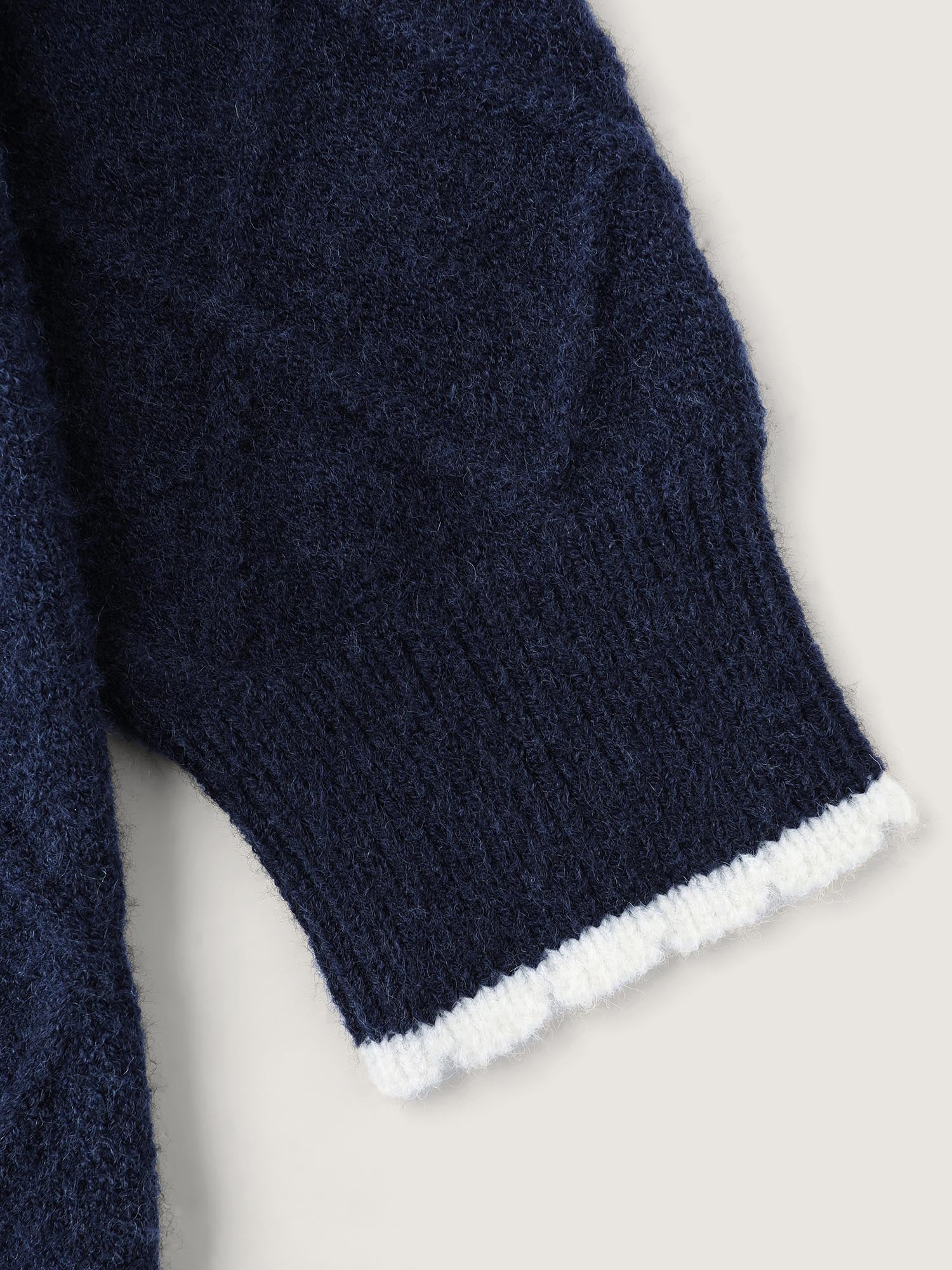 Curvy Contrast Hem Textured Turtleneck Pullover - Image 6