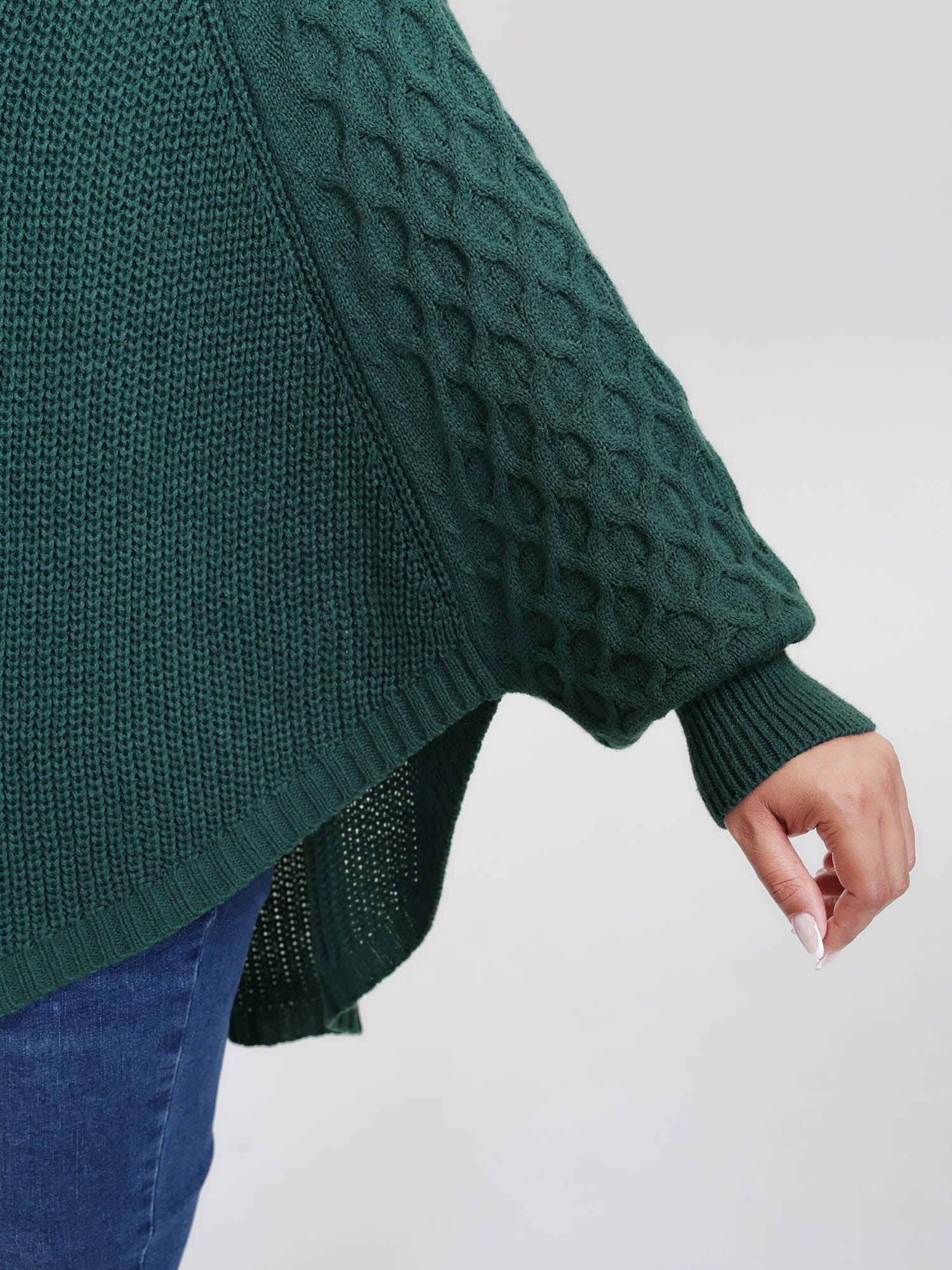 Curvy Hem Bat-Wing Sleeve Pullover - Image 2