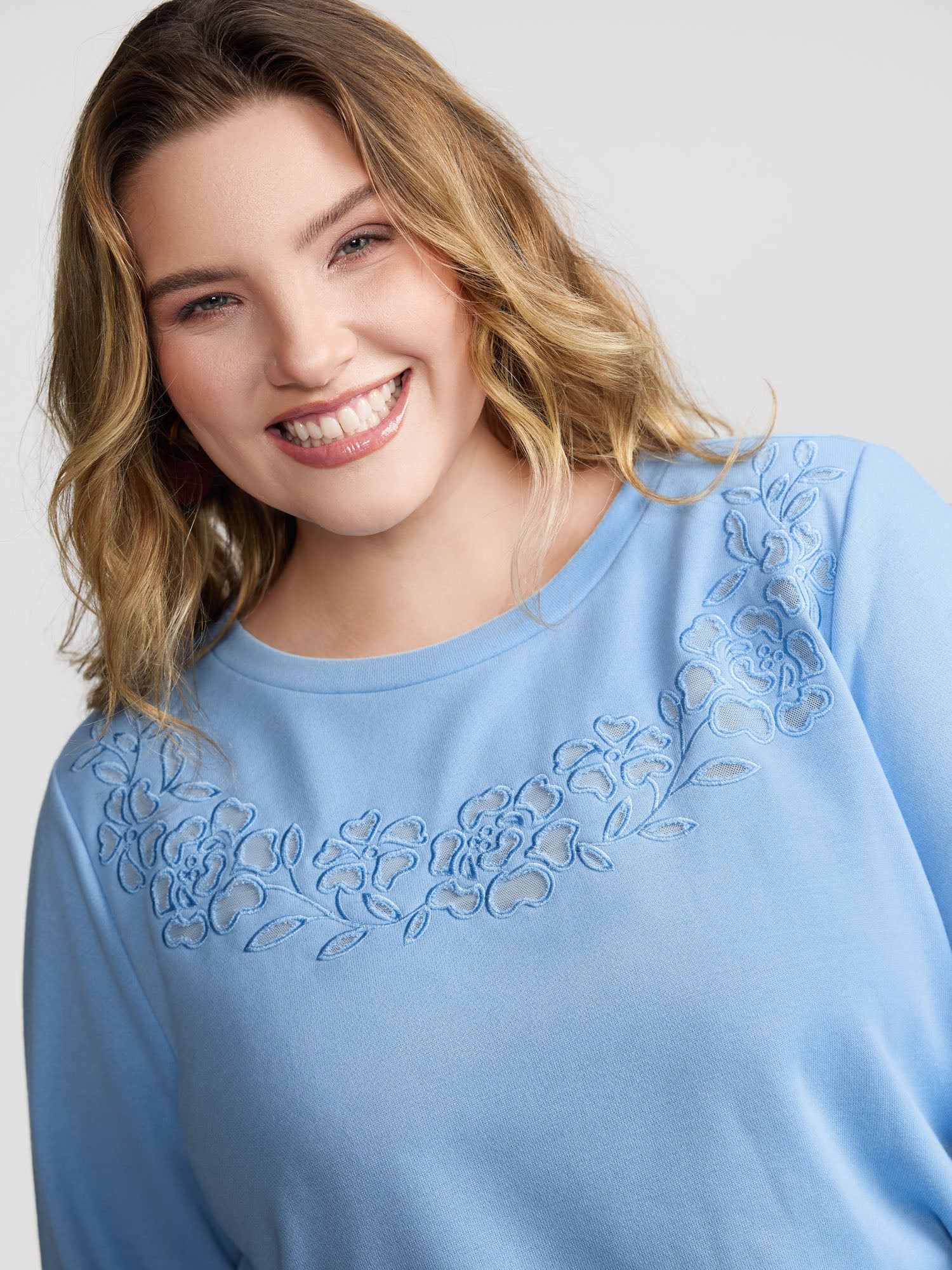 Cut-Out Embroidery Relaxed-Fit Sweatshirt - Image 2