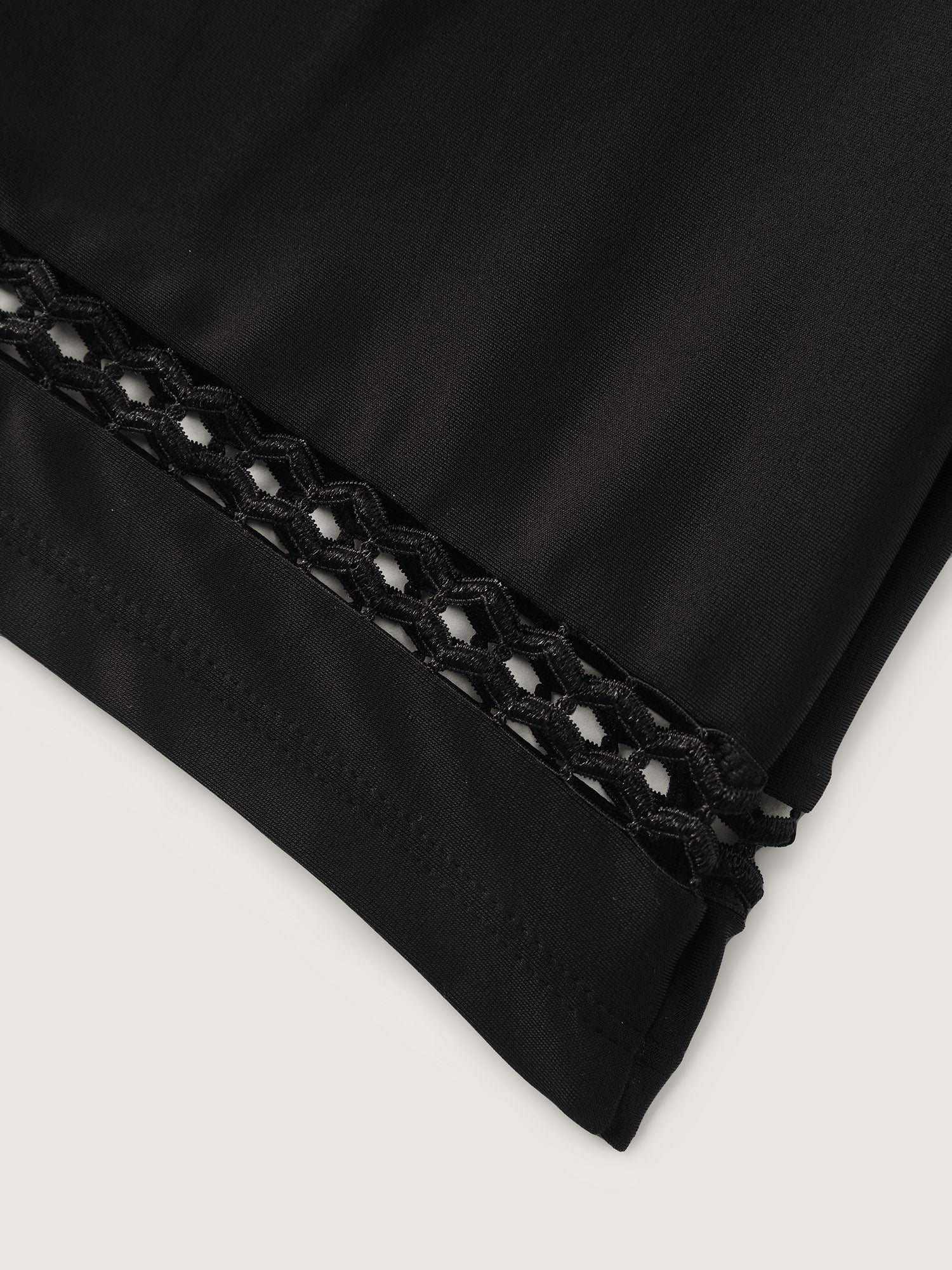 Cut-Out Side Pockets Swim Shorts - Image 5