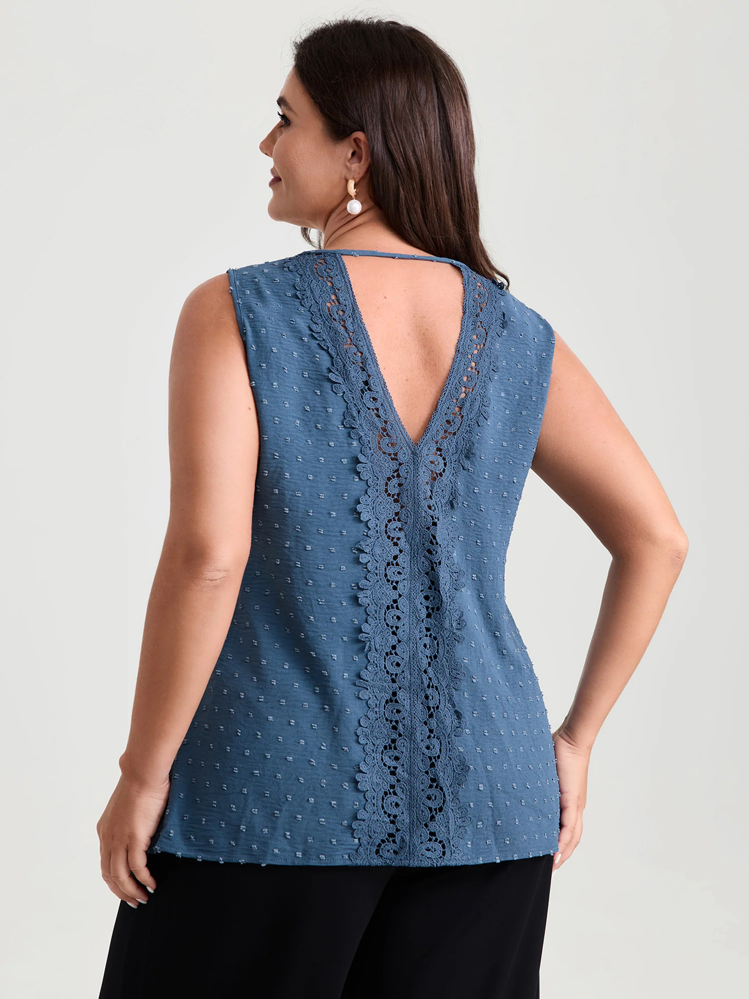 Cut-Out Textured Open Back Tank Top - Image 4
