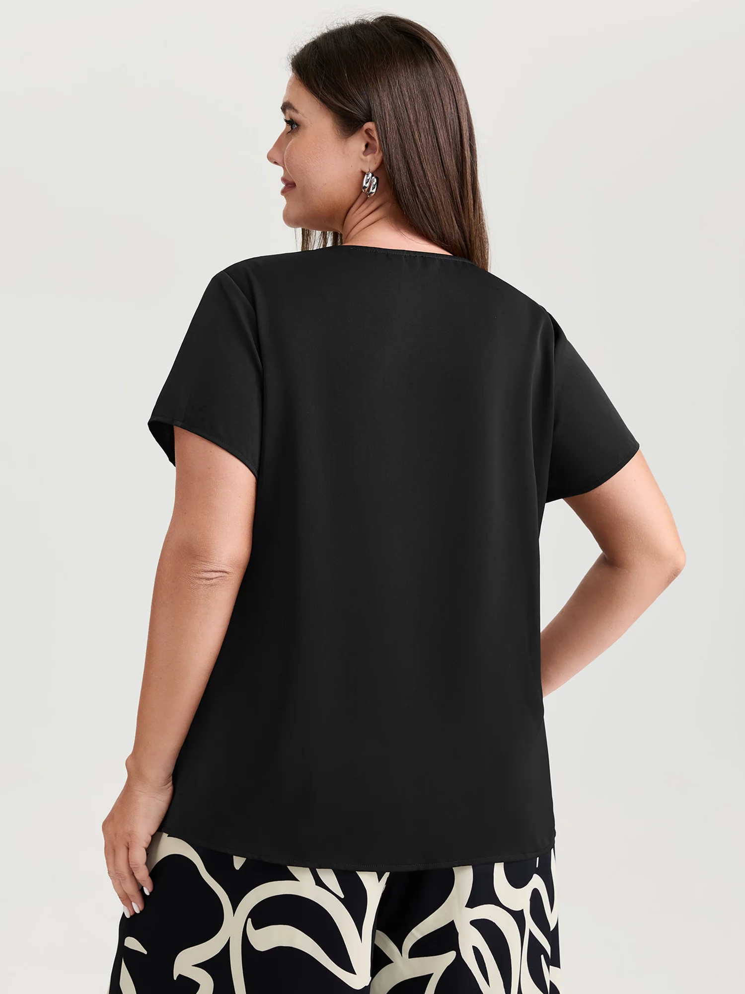 Cut-Out V-Neckline Plain Blouse - Image 4