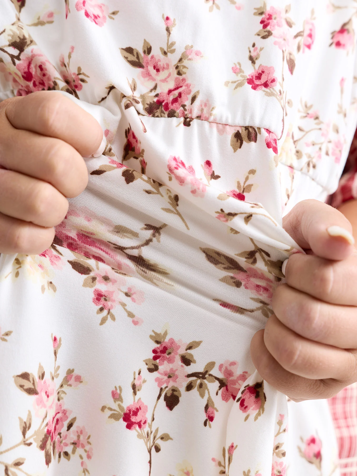 Cute Floral Print Stretchy Knit Top - Image 3