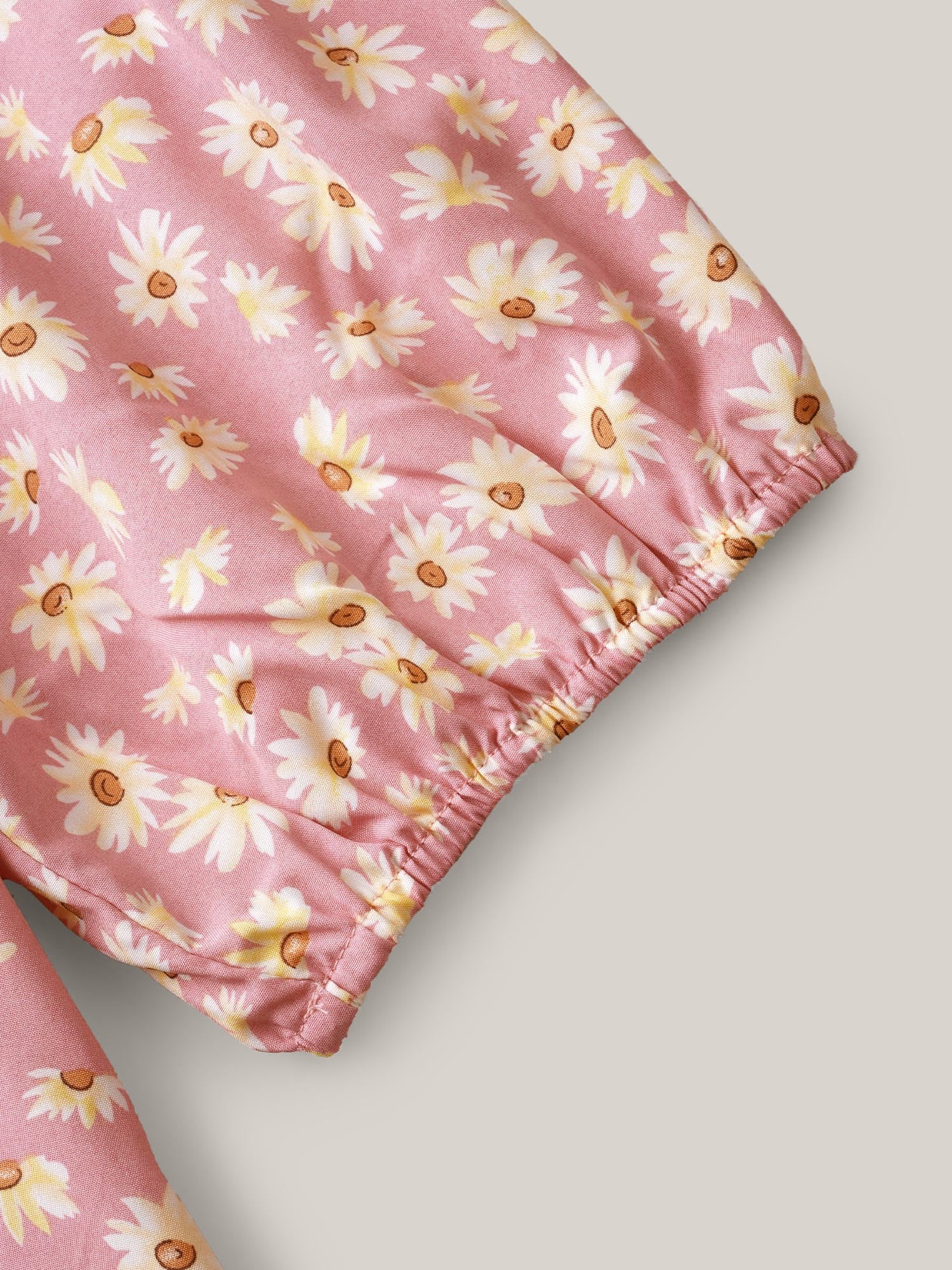 Daisy Patterned Ruffled Collar Blouse - Image 7