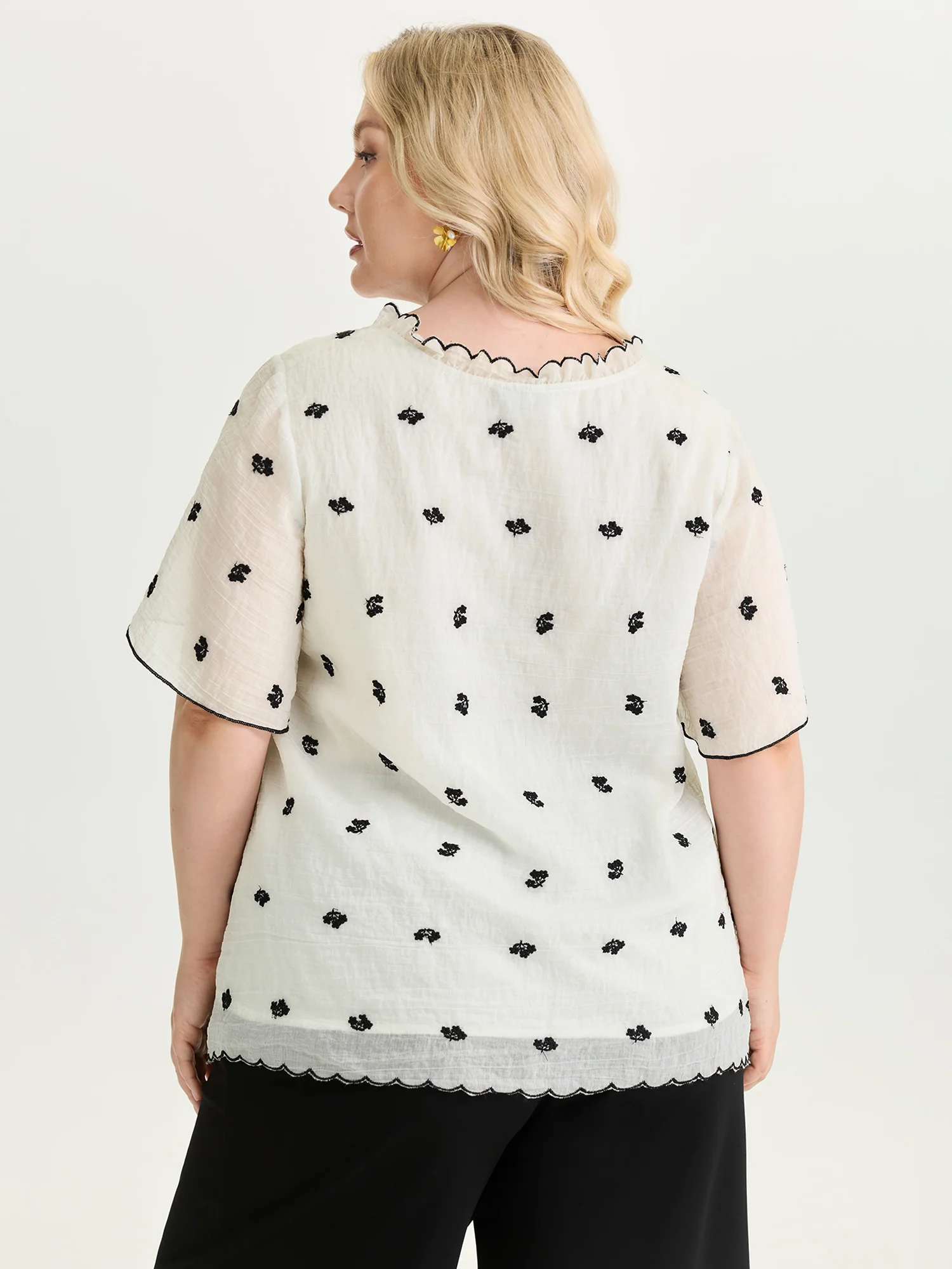 Delicate Floral Embroidery Bowknot Blouse - Image 4