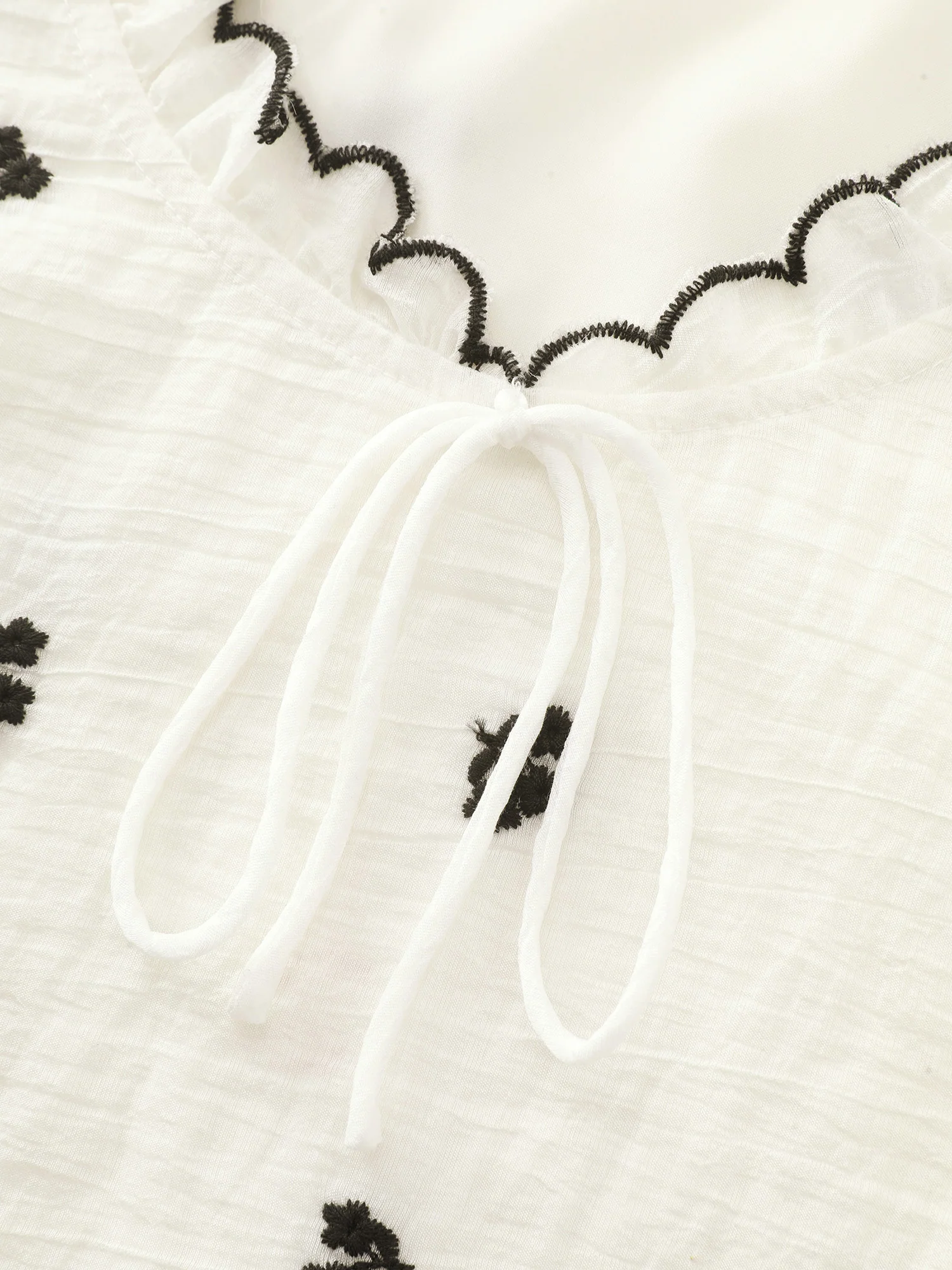 Delicate Floral Embroidery Bowknot Blouse - Image 5