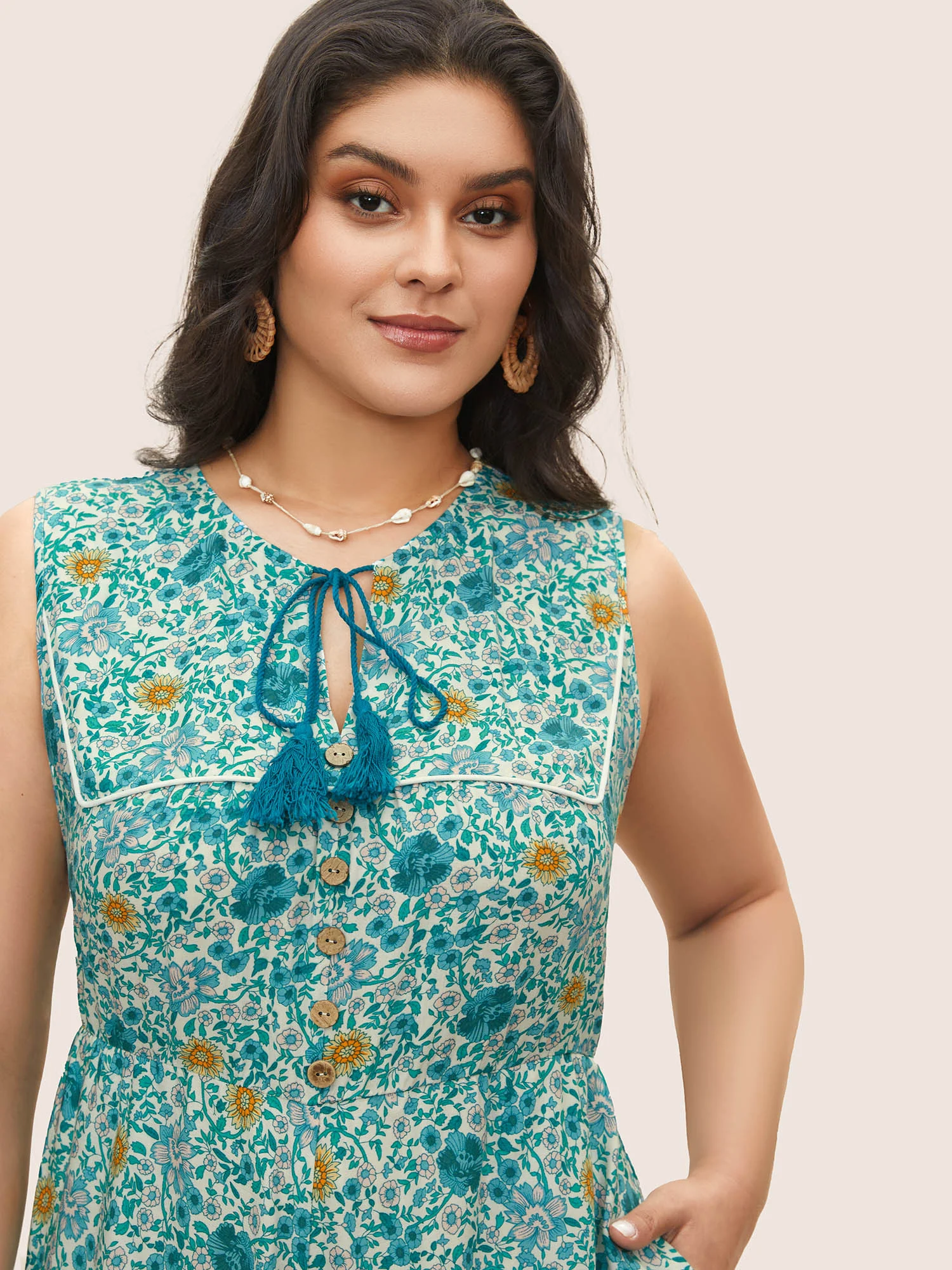 Ditsy Floral Button Detail Ties Tassel Trim Jumpsuit - Image 4