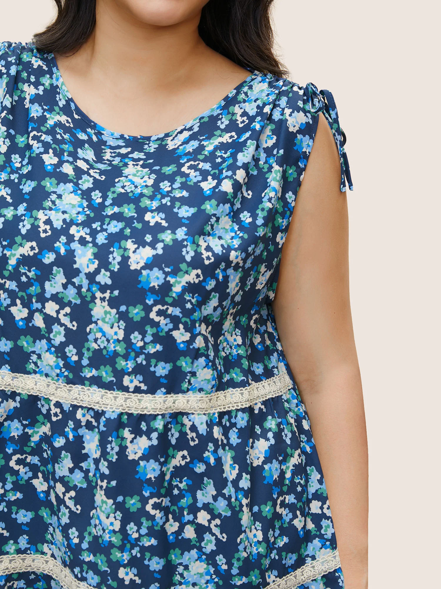 Ditsy Floral Drawstring Lace Patchwork Tank Top - Image 2