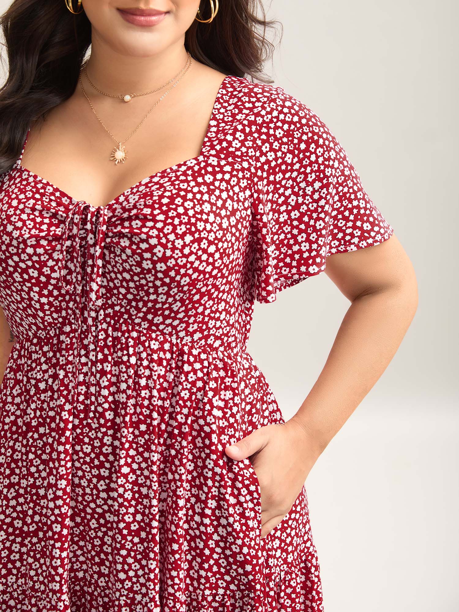 Ditsy Floral Sweetheart Drawstring Pocket Tiered Dress - Image 32