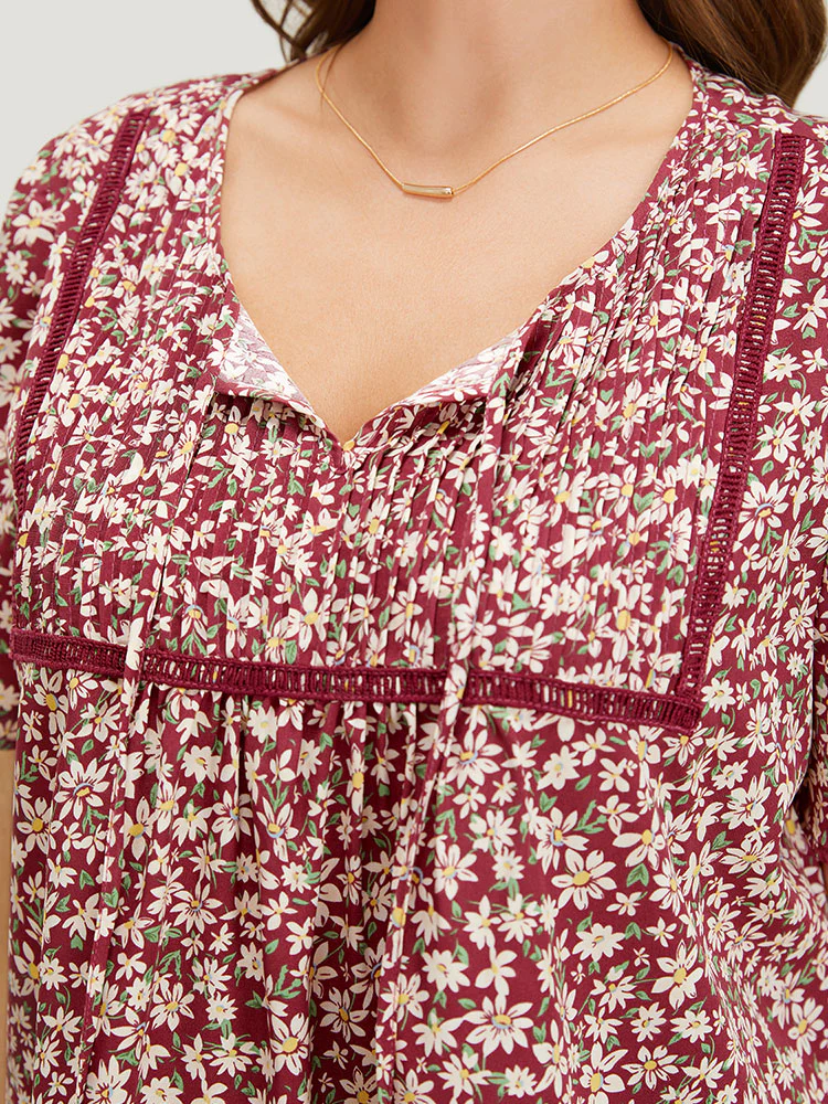 Ditsy Floral Lace Gathered Tie Neck Blouse - Image 10