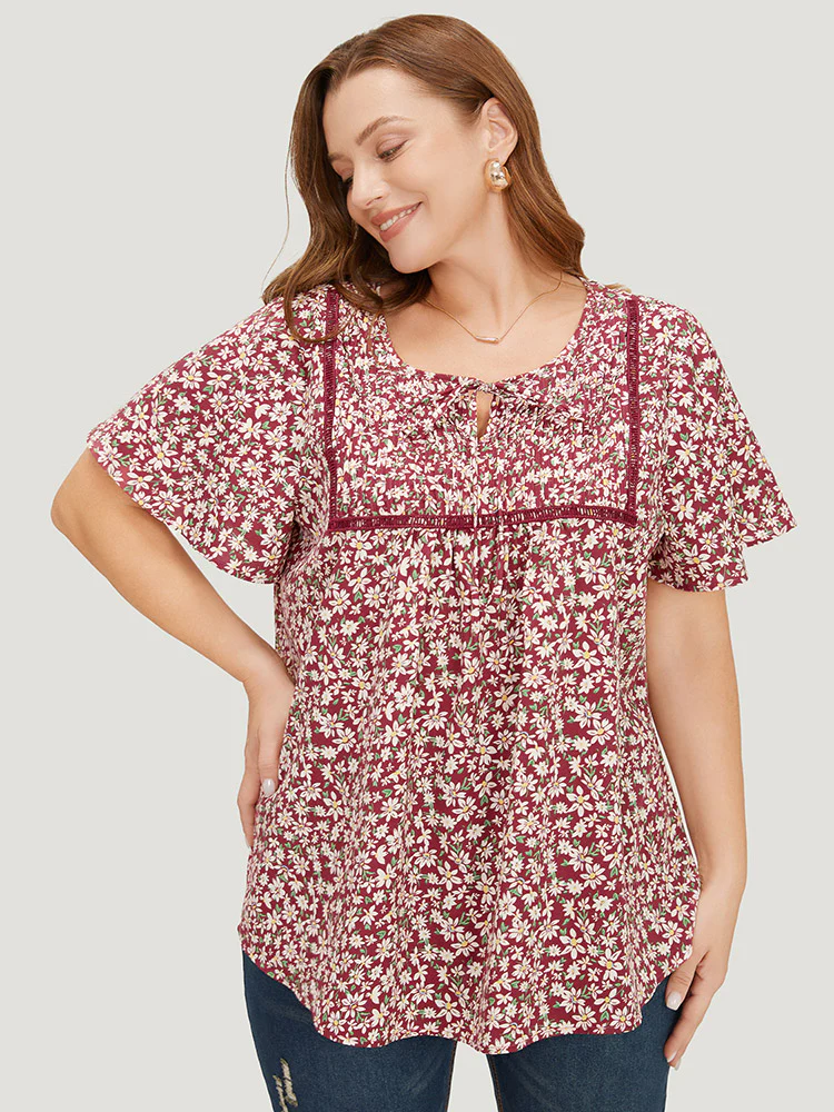 Ditsy Floral Lace Gathered Tie Neck Blouse - Image 4
