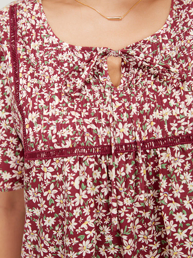 Ditsy Floral Lace Gathered Tie Neck Blouse - Image 8