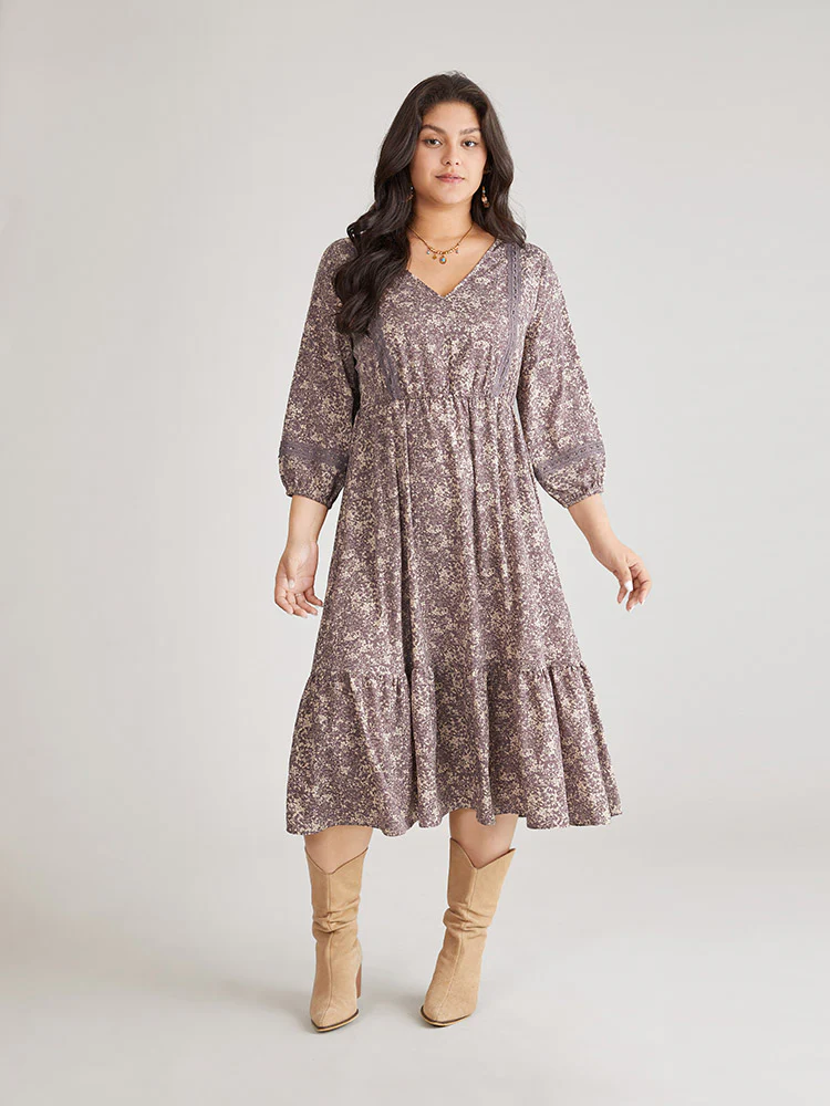 Ditsy Floral Layered Flutter Hem Lace Insert Dress - Image 3