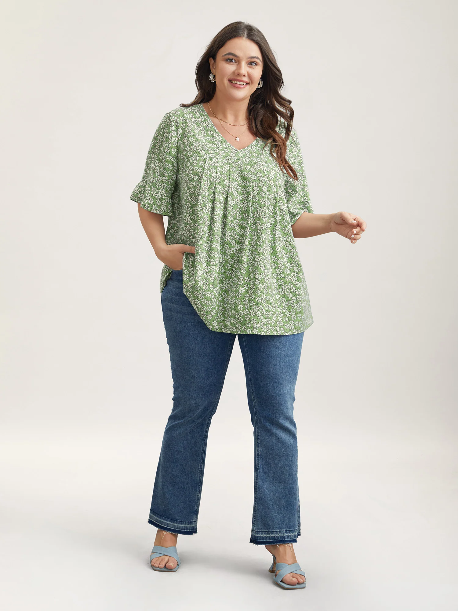 Ditsy Floral Pleated Flared Sleeve Shirt - Image 17