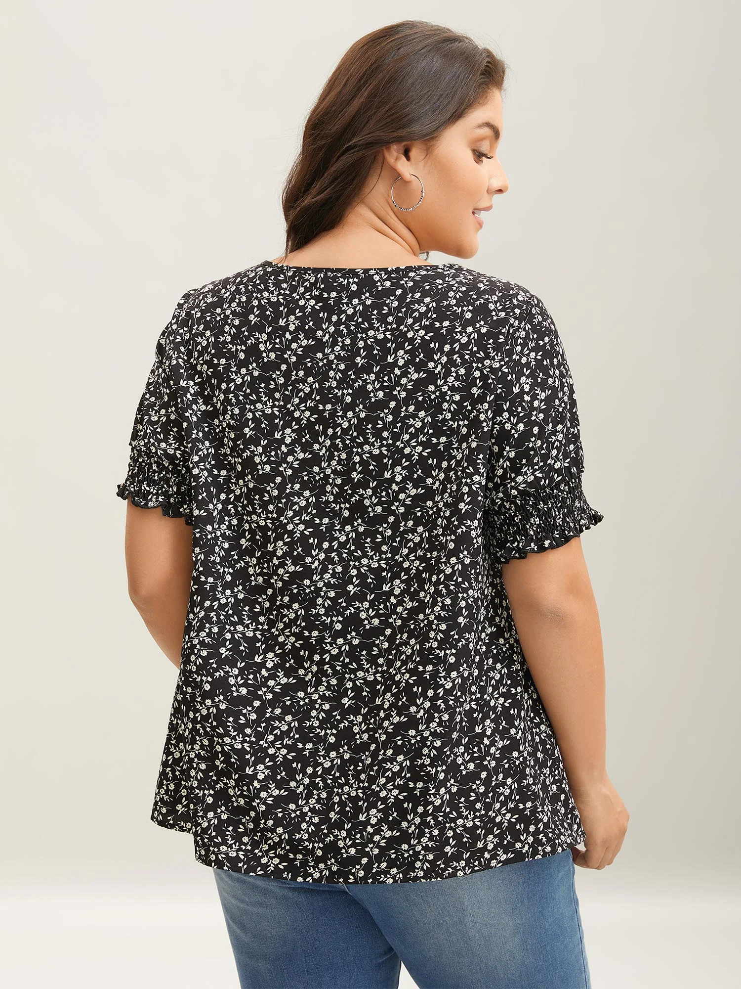 Ditsy Floral Print Curvy Hem Blouse - Image 4