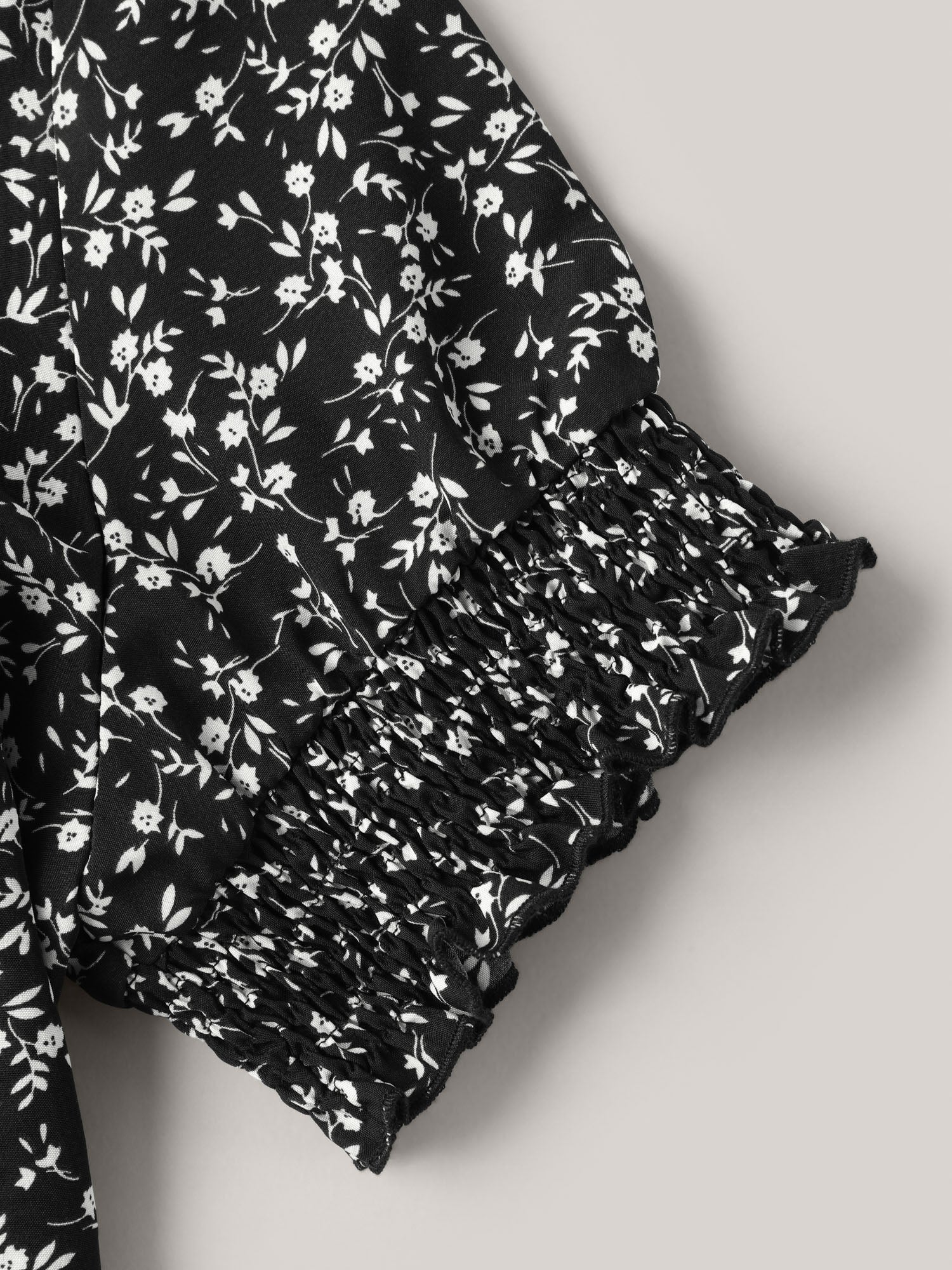 Ditsy Floral Print Curvy Hem Blouse - Image 5