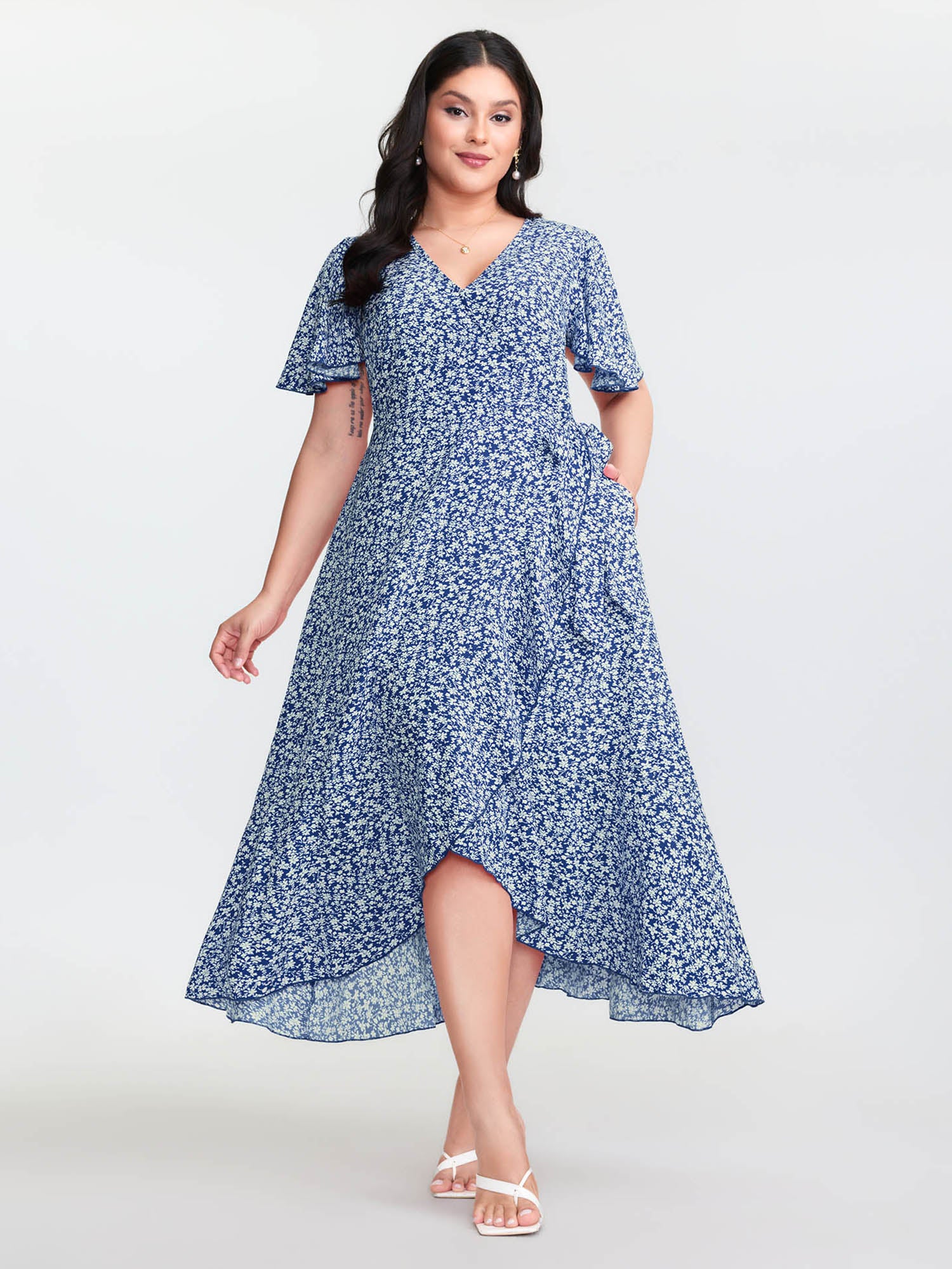 Ditsy Floral Print Flared Sleeve Maxi Dress - Image 8