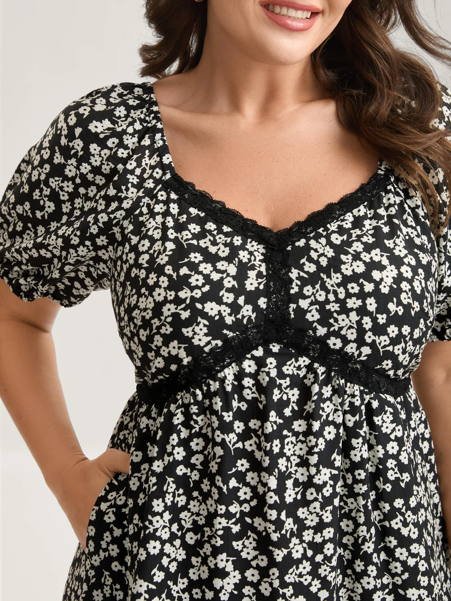 Ditsy Floral Print Lace Detail Midi Dress - Image 2