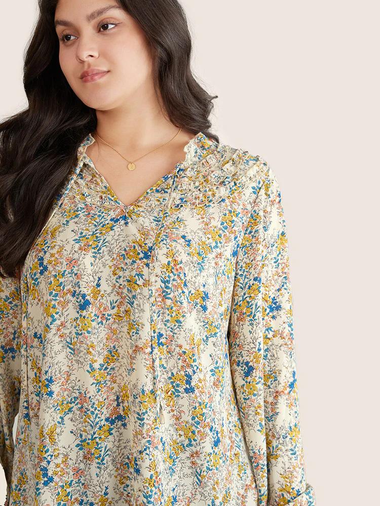 Ditsy Floral Print Notched Lantern Sleeve Blouse - Image 3
