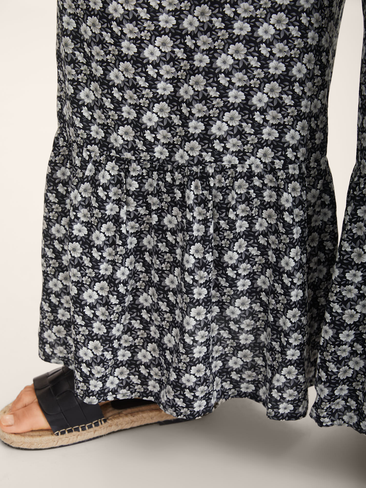 Ditsy Floral Print Shirred Tie Jumpsuit - Image 3