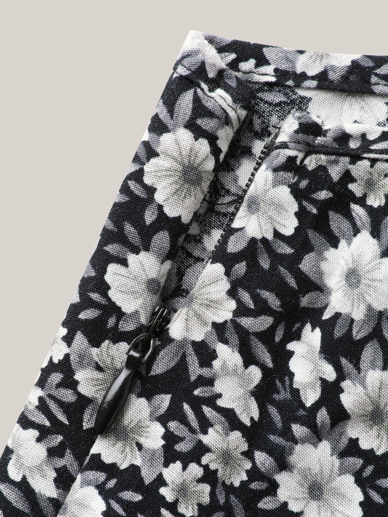 Ditsy Floral Print Shirred Tie Jumpsuit - Image 8