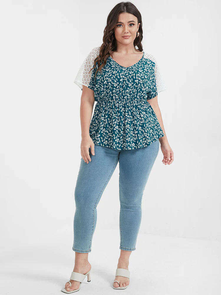 Ditsy Floral Ruffles Raglan Sleeve Contrast Lace Blouse - Image 2