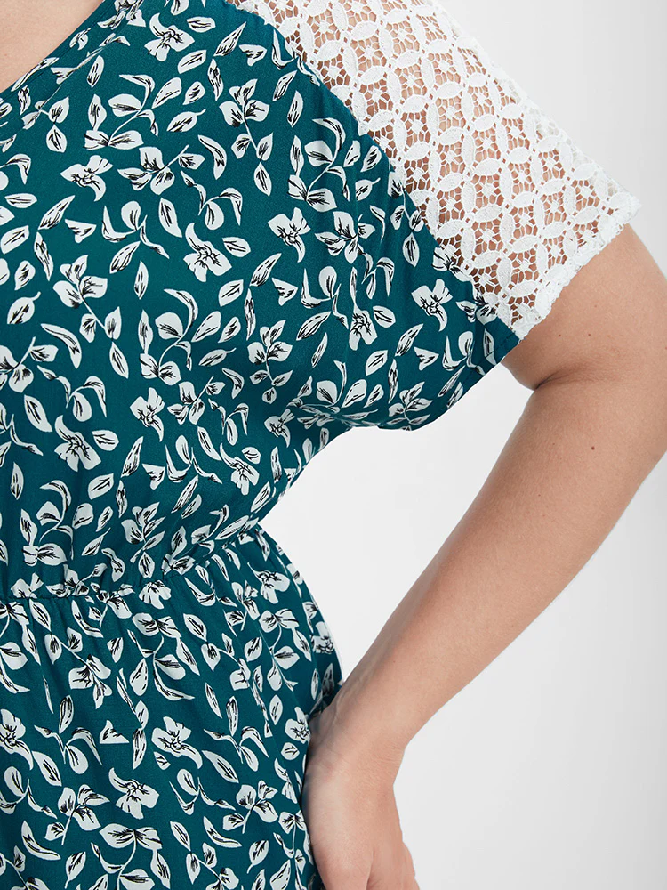 Ditsy Floral Ruffles Raglan Sleeve Contrast Lace Blouse - Image 6