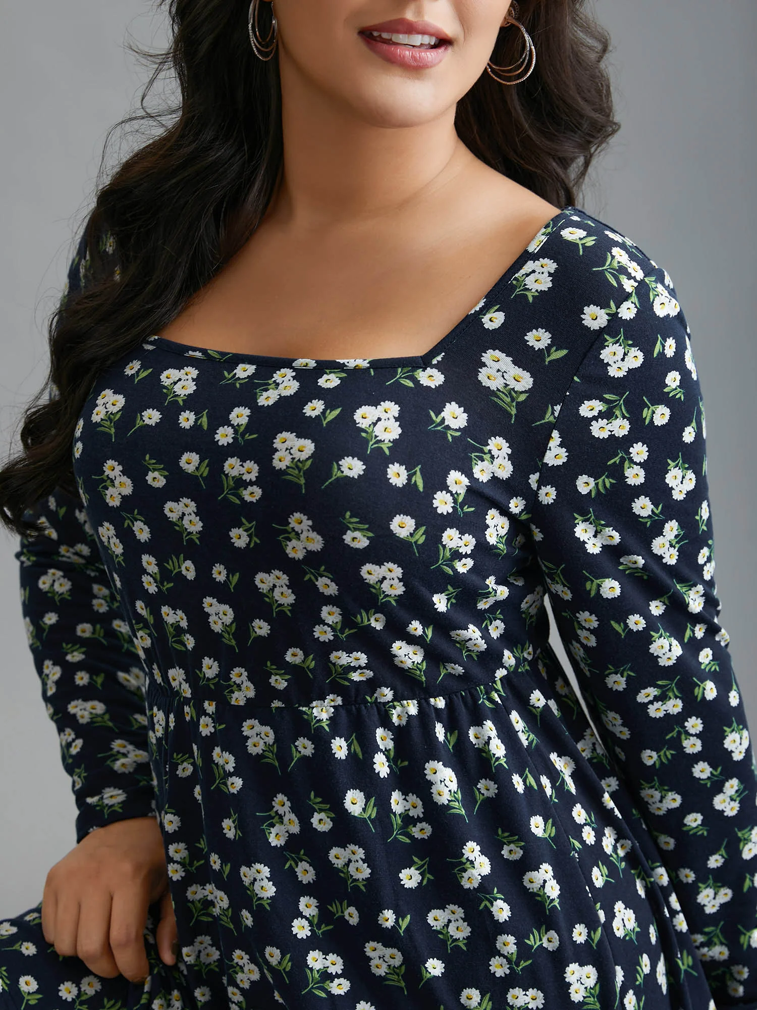 Ditsy Floral Square Neck Pocket Dress - Image 3