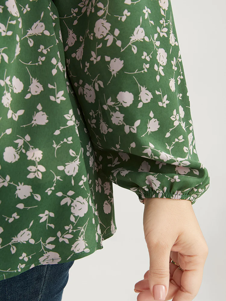 Ditsy Floral V Neck Lantern Sleeve Blouse - Image 6